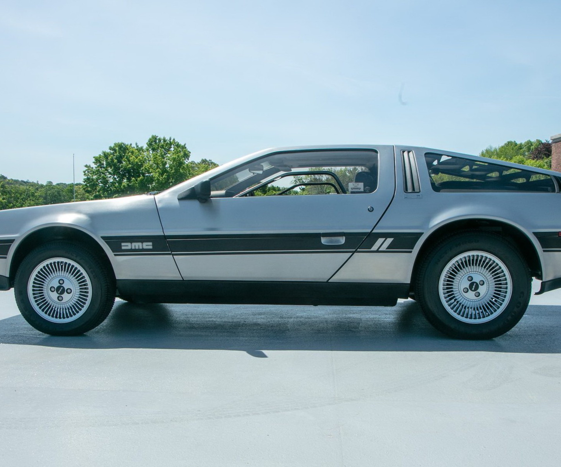 Почти новый DeLorean из фильма «Назад в будущее» пустят с молотка — Motor