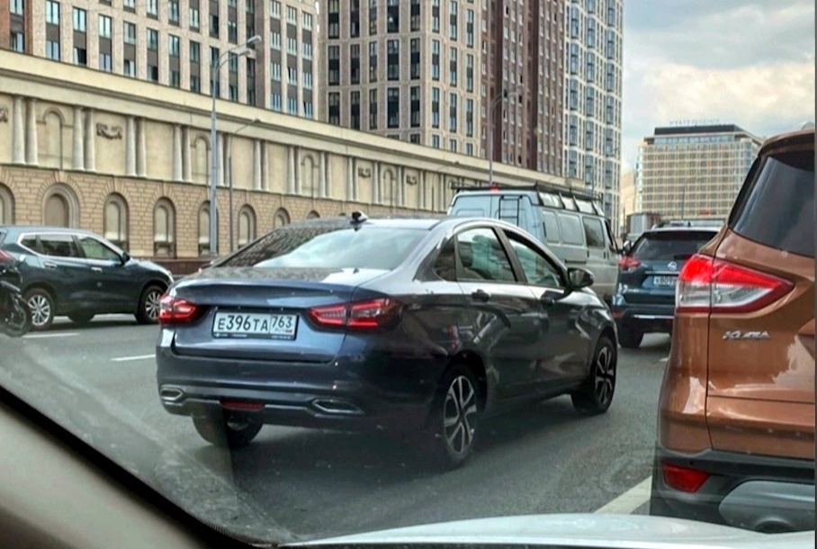 В Москве впервые сфотографировали новую Lada Vesta