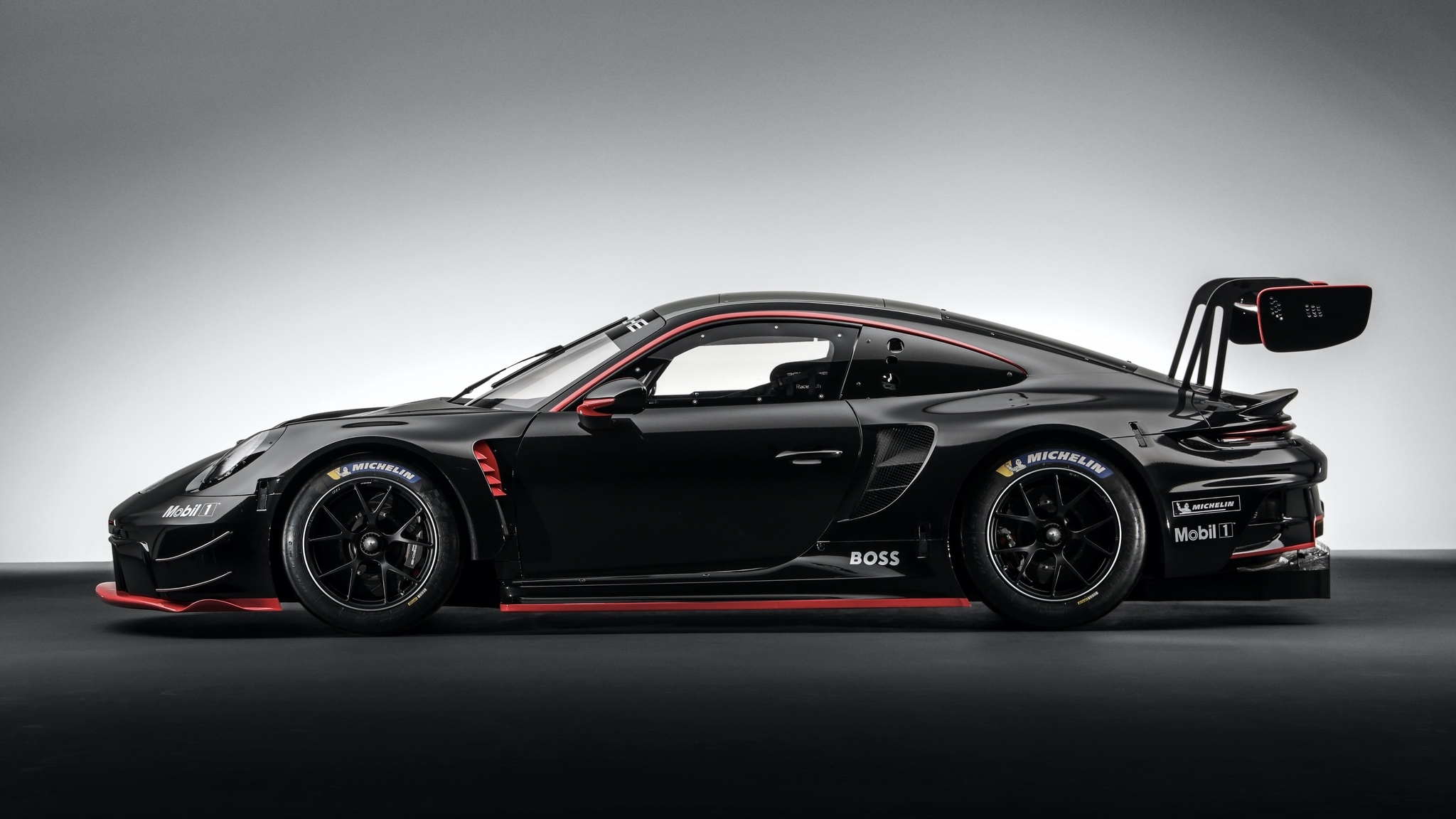 Новый Porsche 911 получил гоночную версию GT3 R