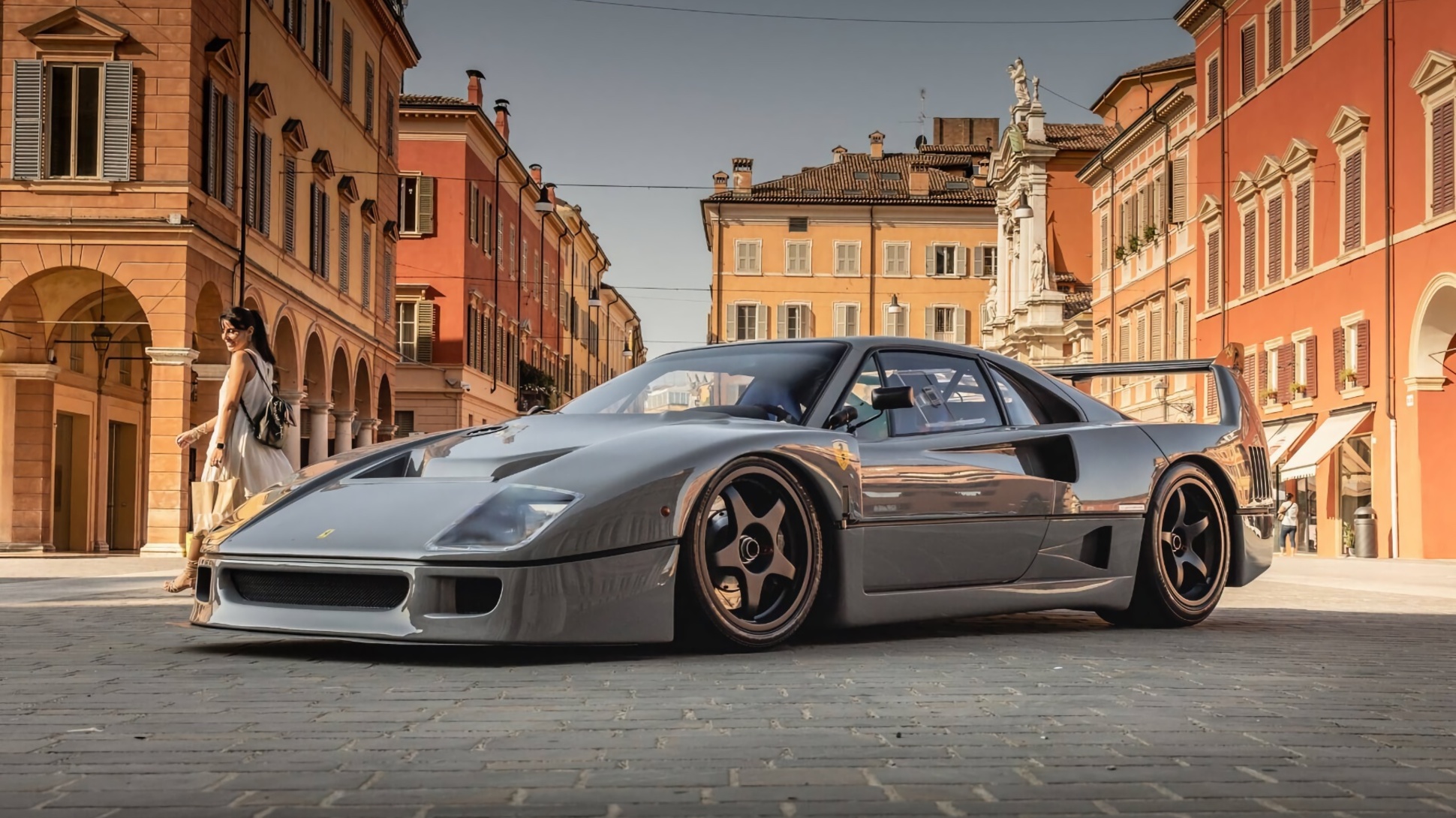  1000- Ferrari F40     Motor
