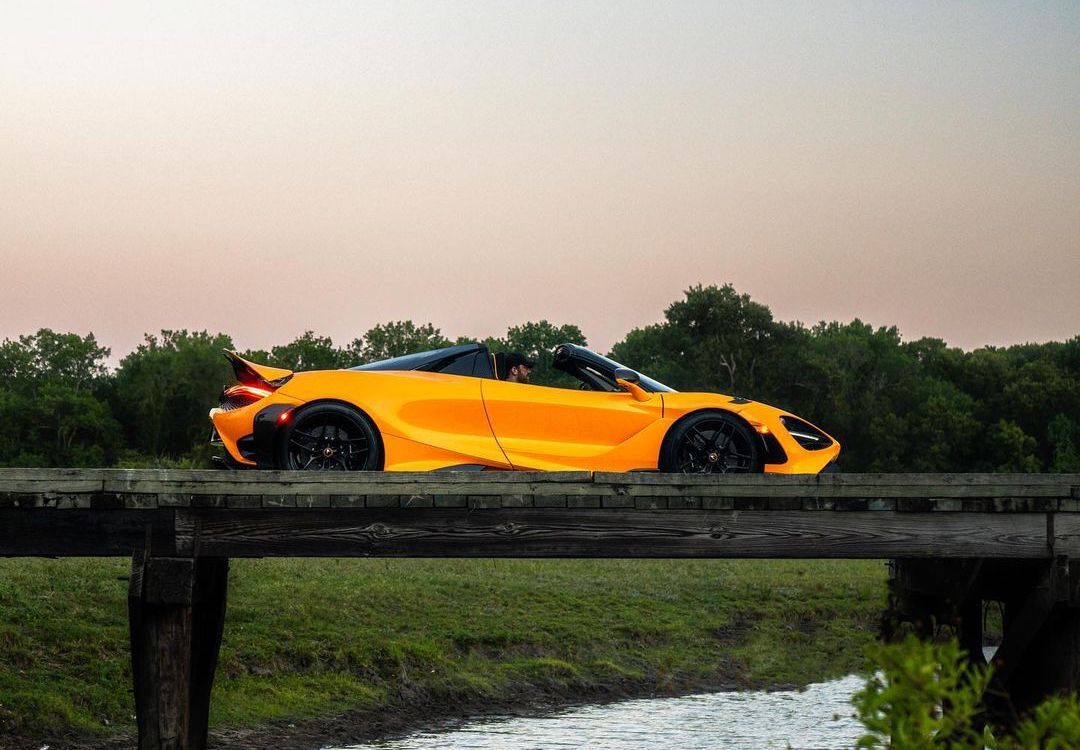 MCLAREN 765lt карбоновый