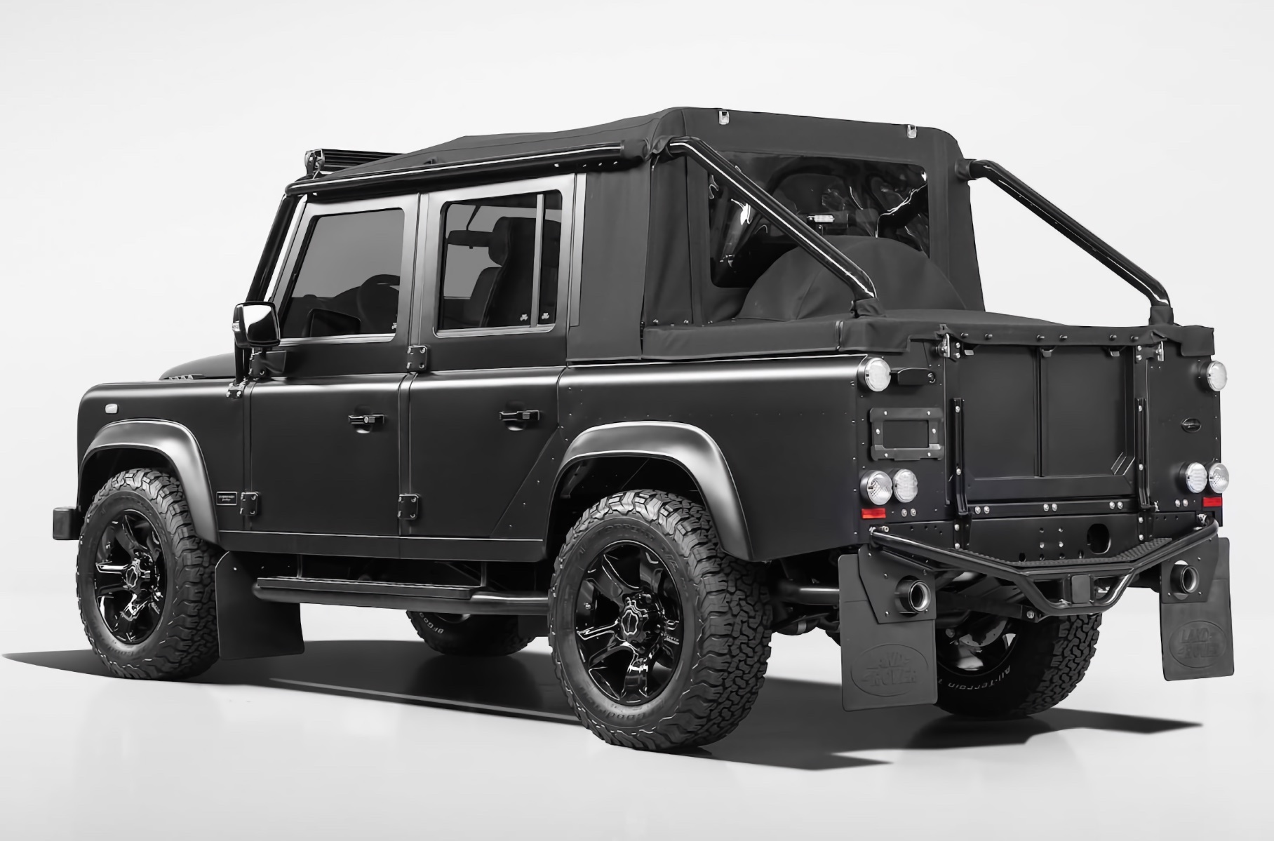 Посмотрите на 30-летний Land Rover Defender за 420 тысяч долларов
