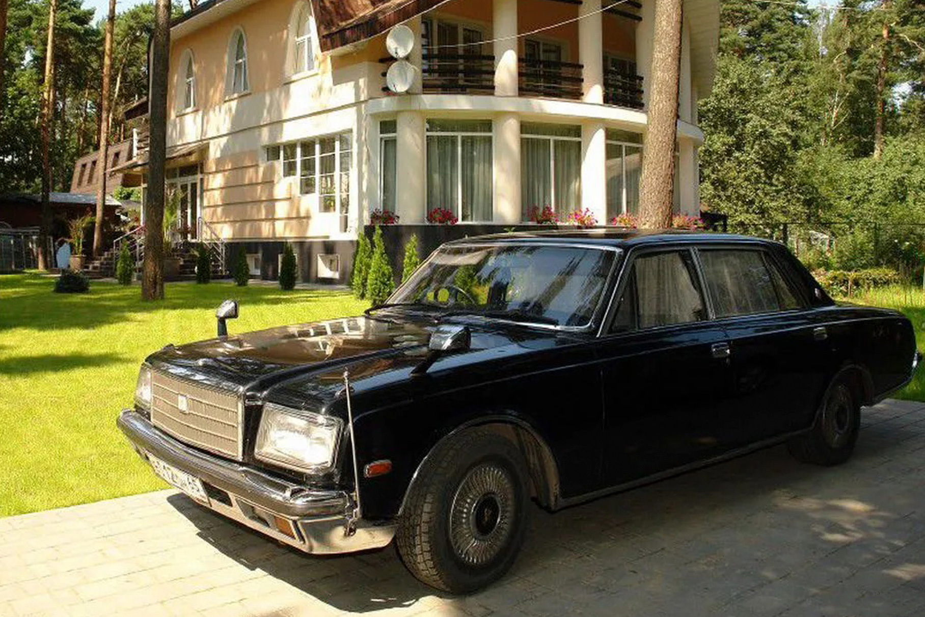 Toyota Century G40 — 3 750 000 рублей