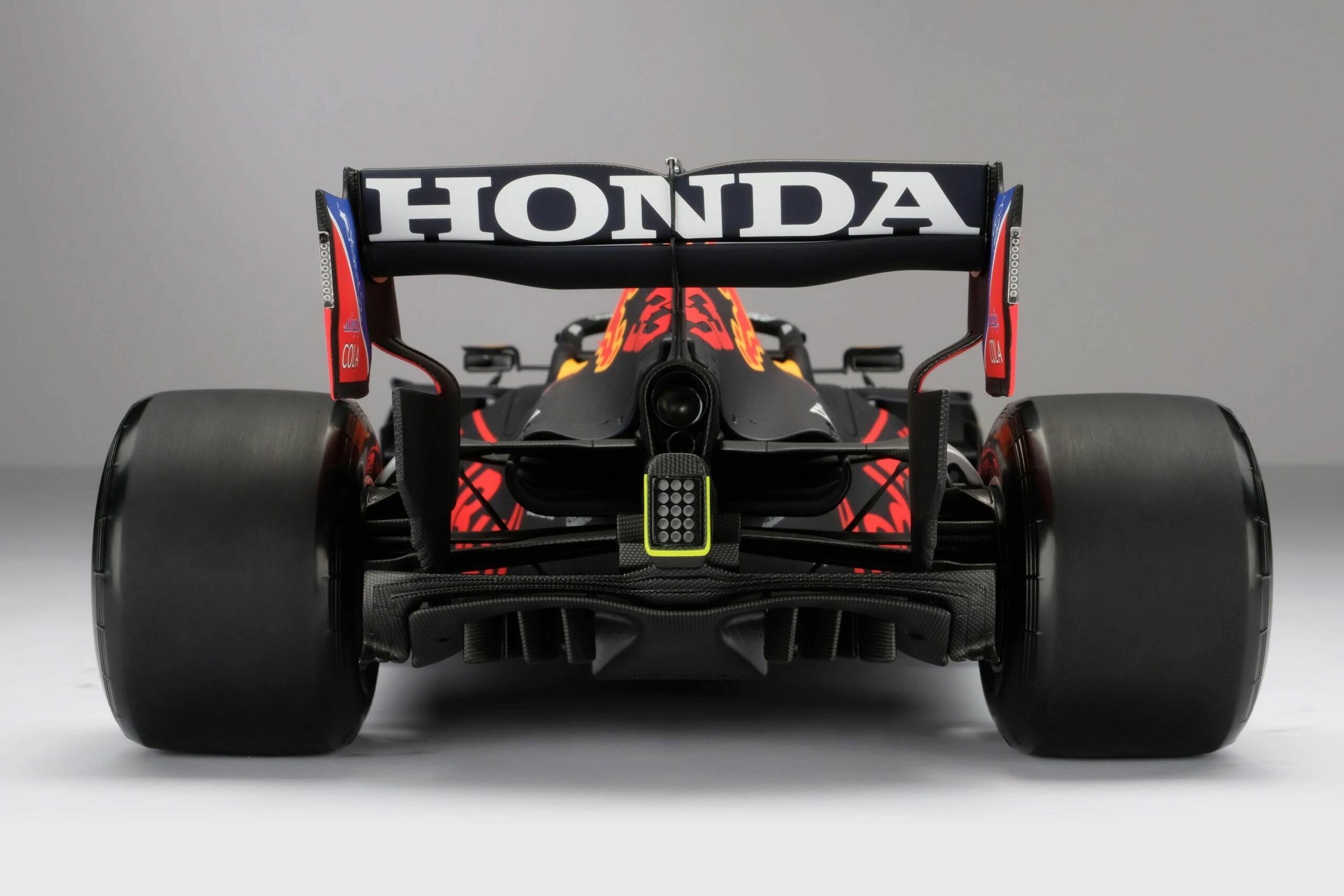 Чемпионский болид Формулы-1 появился в продаже за 10,5 тысяч долларов