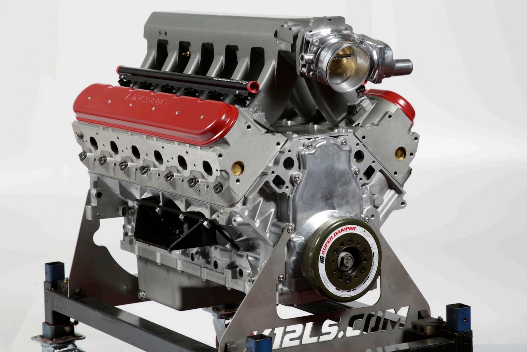 Внешне австралийский мотор выглядит в точности как «смолл-блок» Chevrolet LS-серии, только в полтора раза длиннее