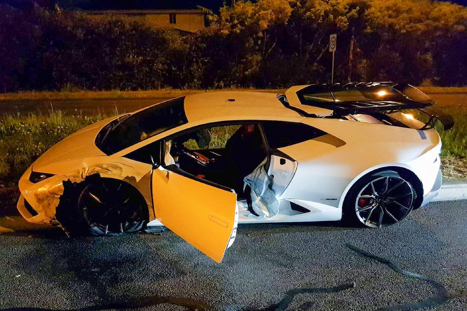 Водитель Lamborghini Huracan разбил суперкар в полицейской погоне на 200  км/ч — Motor