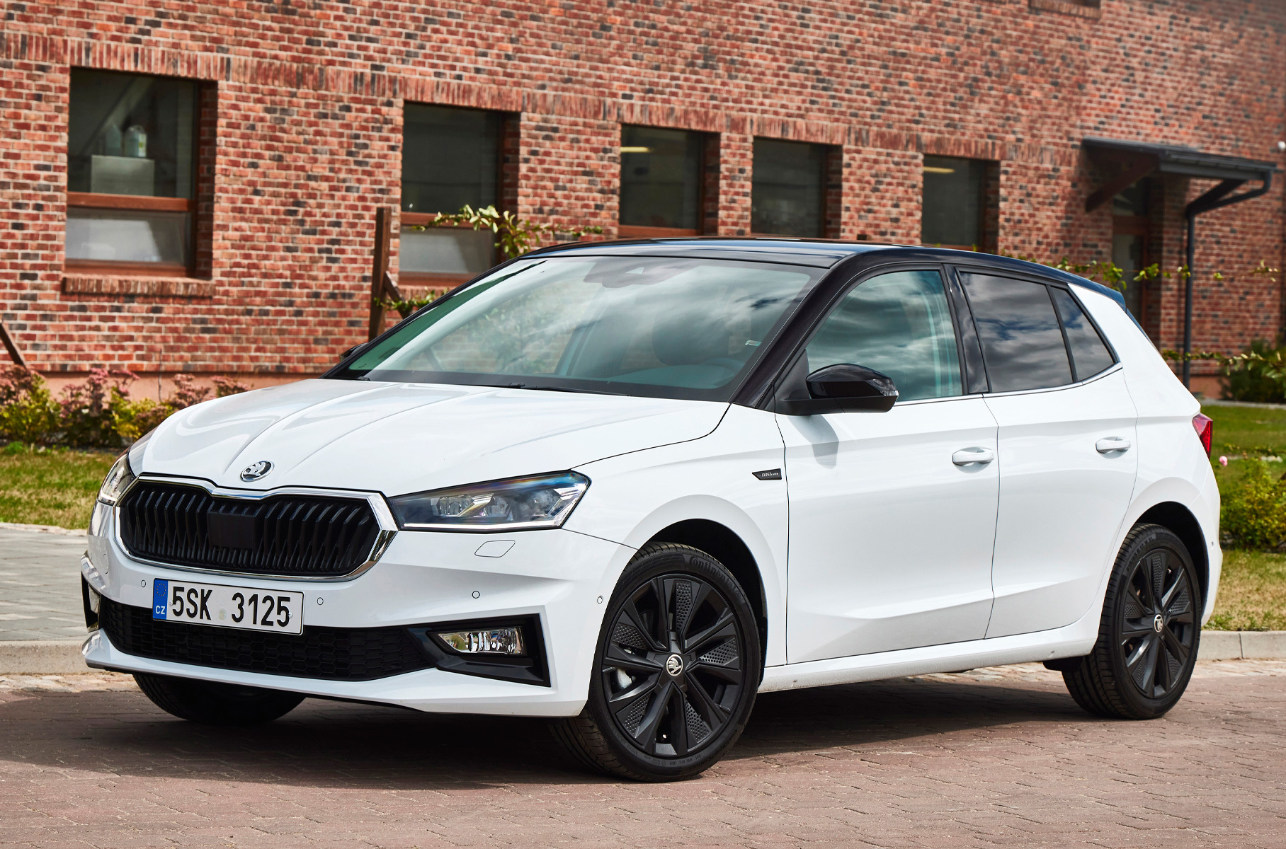 Это [будет](https://motor.ru/news/skoda-fabia-ev-02-09-2022.htm) самый доступный электромобиль группы Volkswagen, который выйдет под несколькими её брендами.