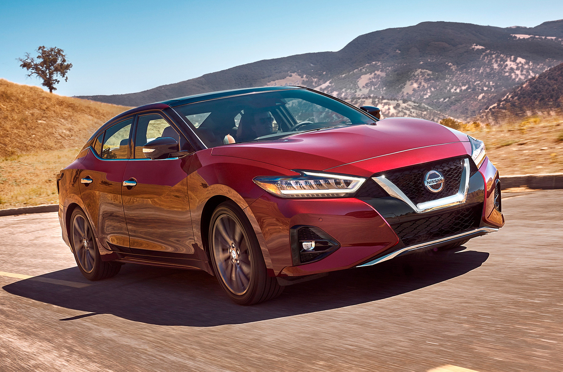 ###  Японцы [простятся](https://motor.ru/news/goodbye-nissan-maxima-04-08-2022.htm) с седаном, продающимся сейчас лишь на североамериканском рынке.