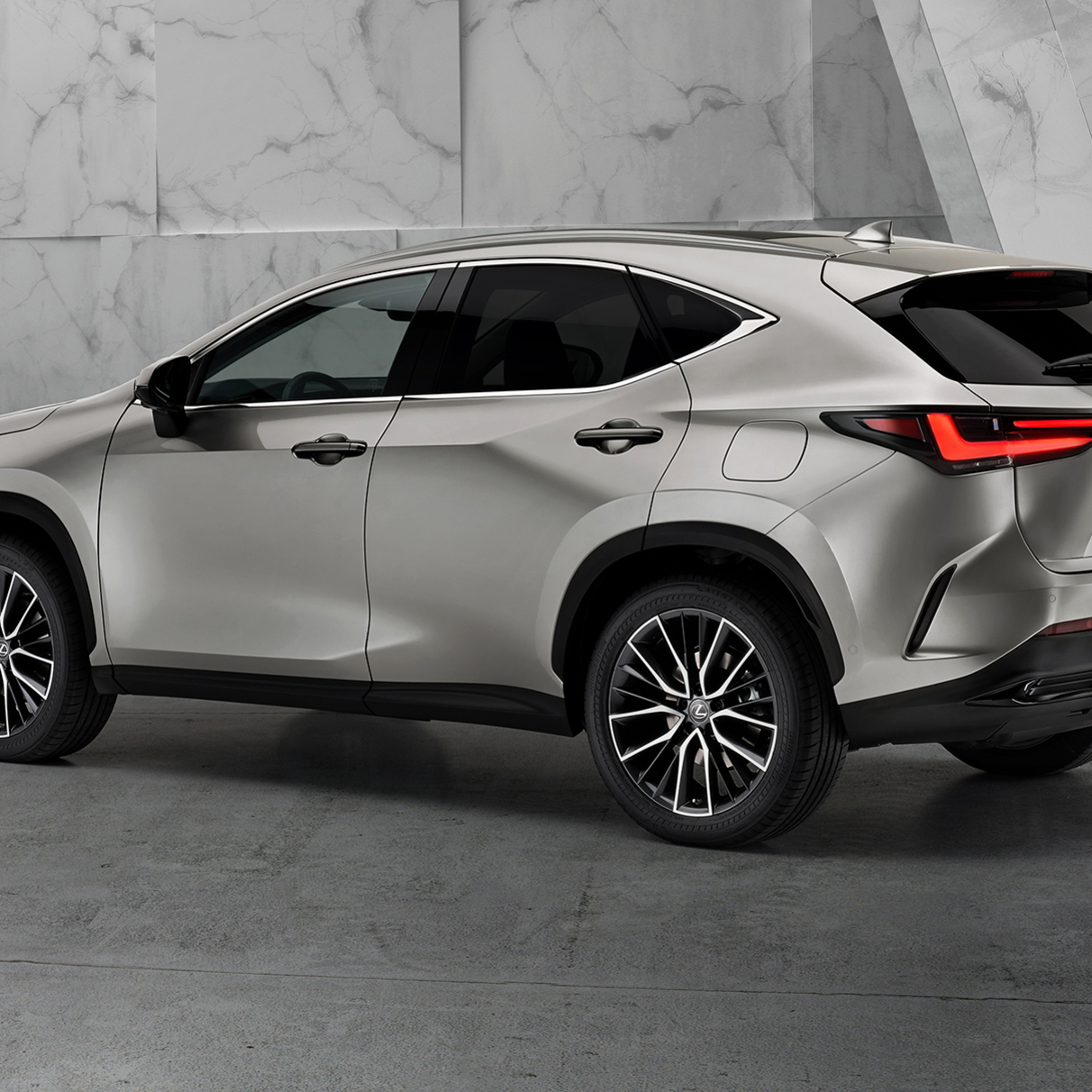 В России отзывают новые Lexus NX из-за проблем с рулем и ручным тормозом —  Motor