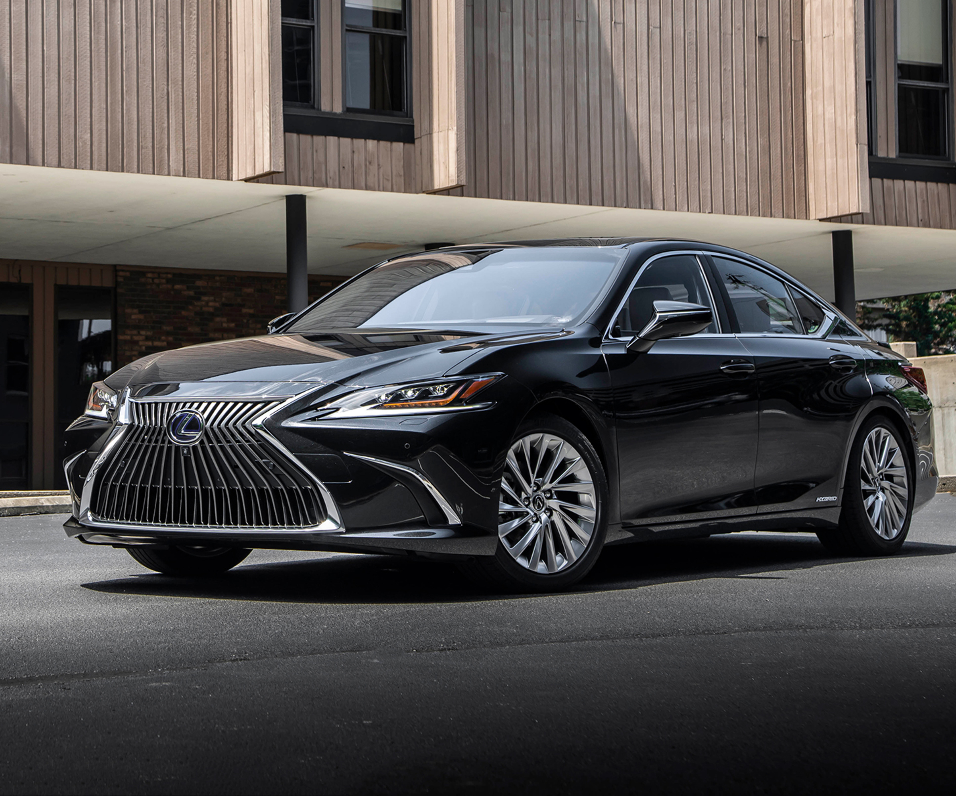 Лучшие седаны 2019. Новый Лексус ЕС 250. Лексус es 2019. Lexus es 350 Hybrid. Лексус ЕС 250 2022.