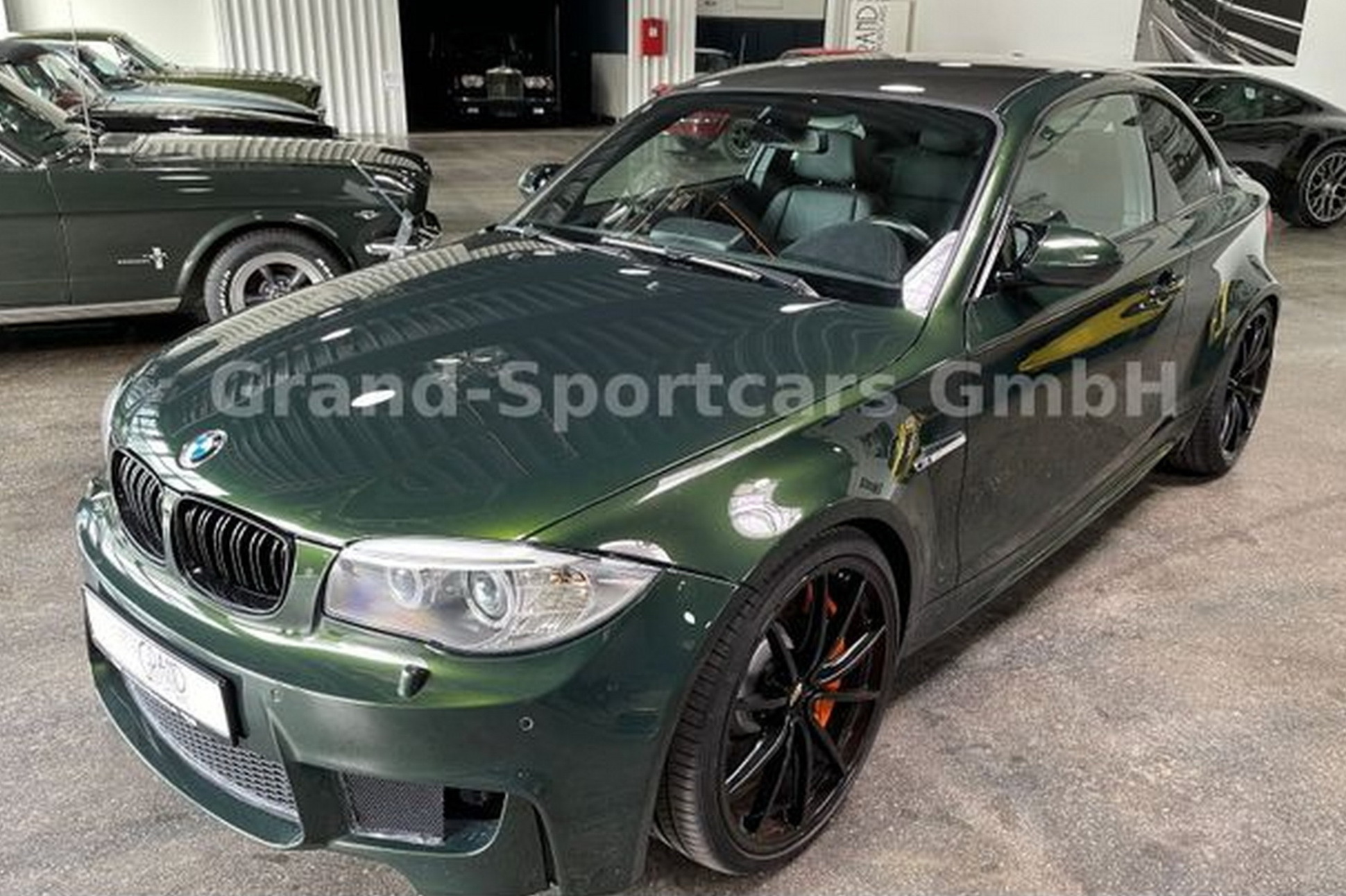 Мощный V10 двигатель