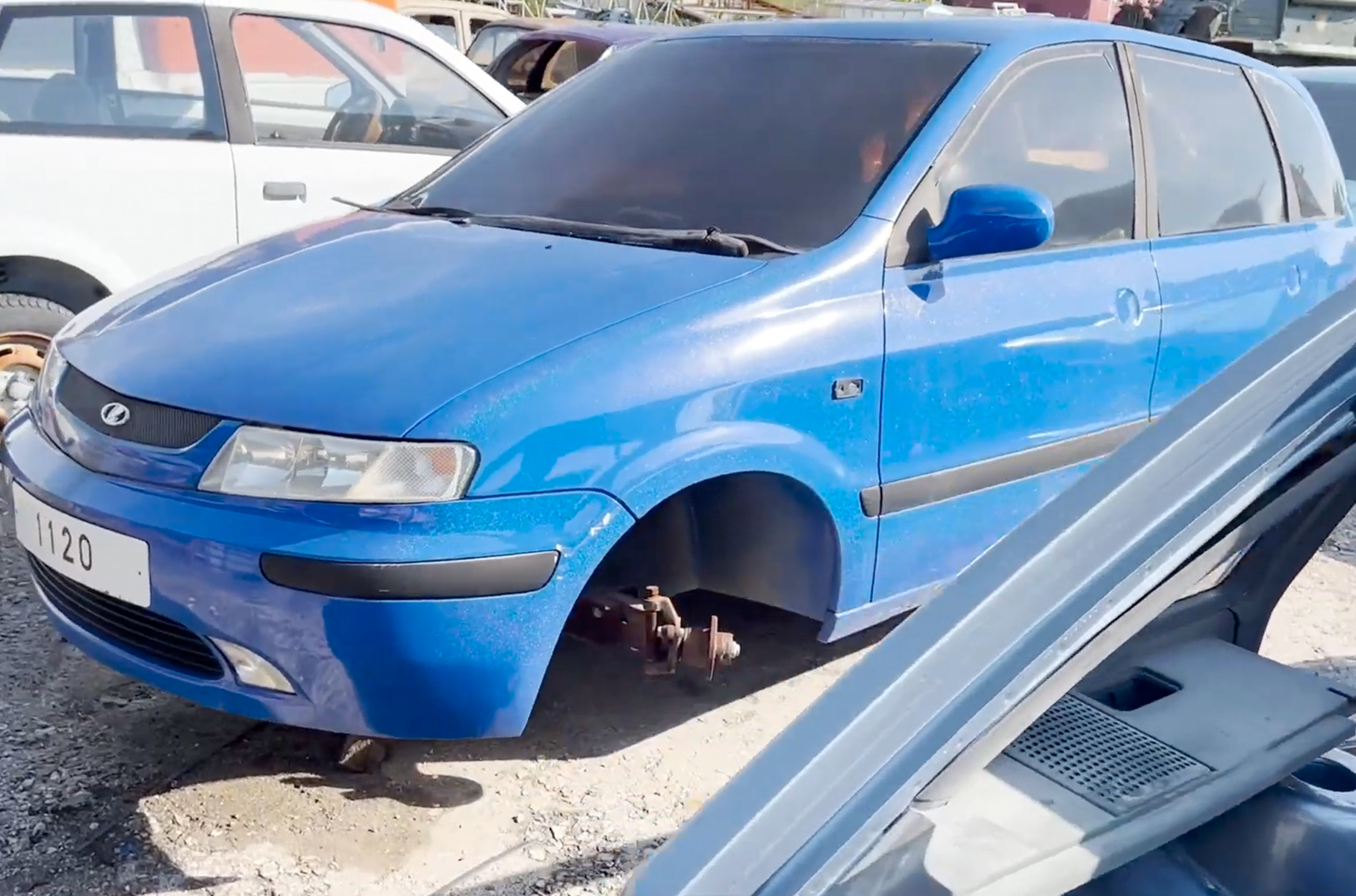 Уникальные прототипы lada гниют под открытым небом