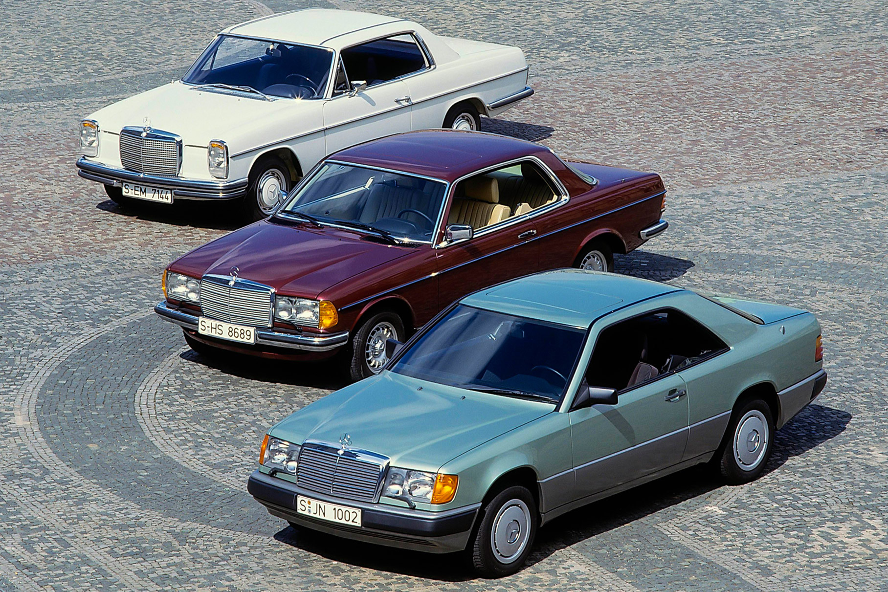 Среднеразмерные купе Mercedes-Benz до CLK принадлежали к семейству Е-Класса: С115, С123 и С124
