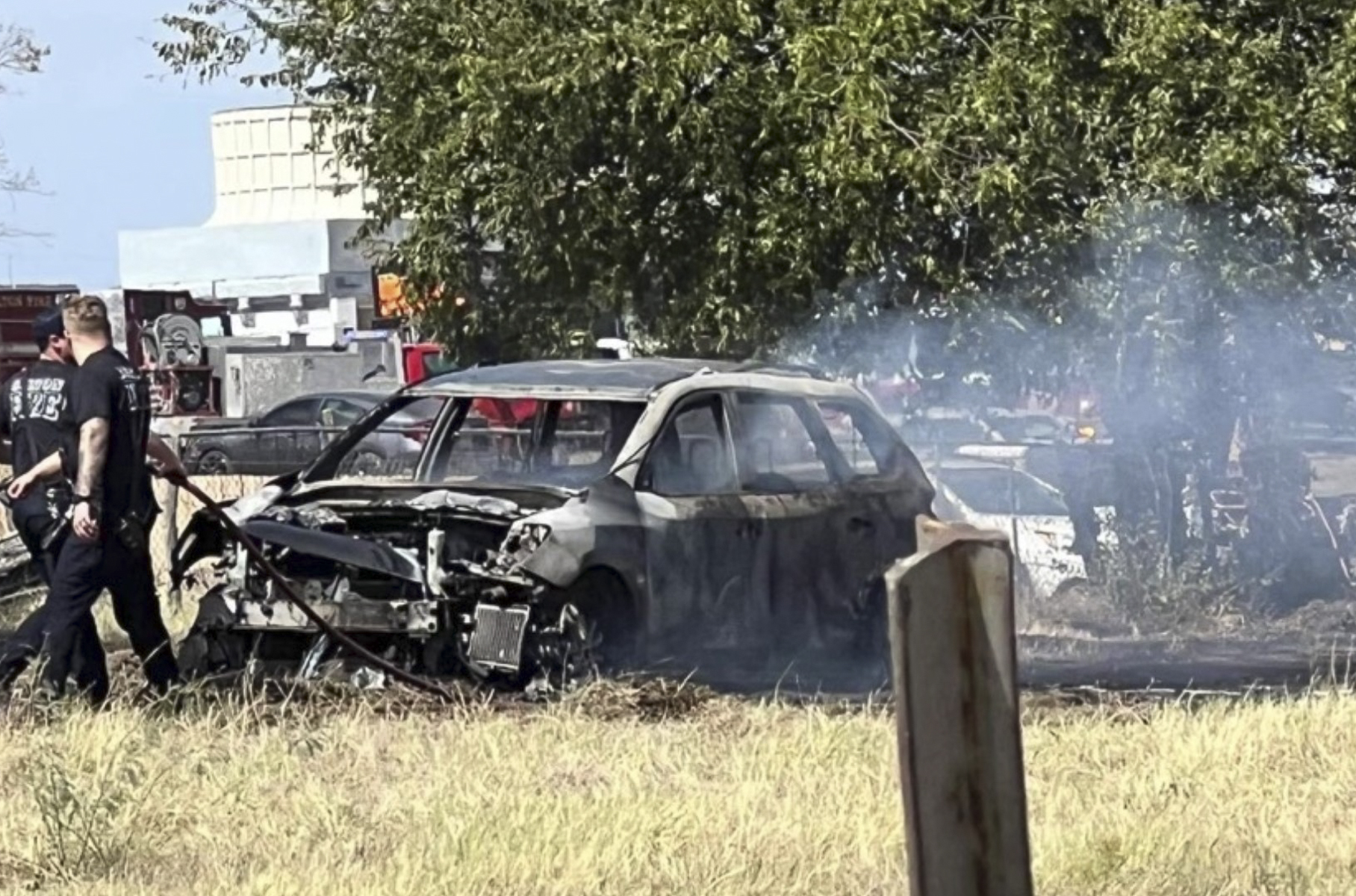 Новости автомира: 70 автомобилей сгорели на парковке из-за непотушенной  сигареты - Рамблер/авто