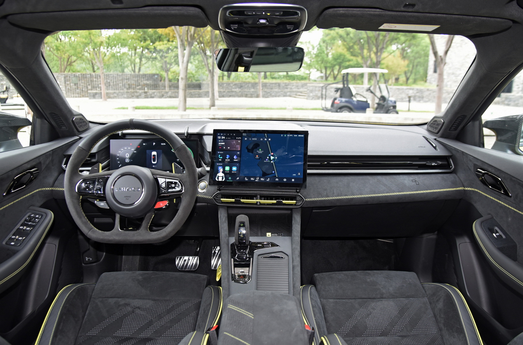 Интерьер обновлённого Lynk & Co 03+, autohome.com.cn