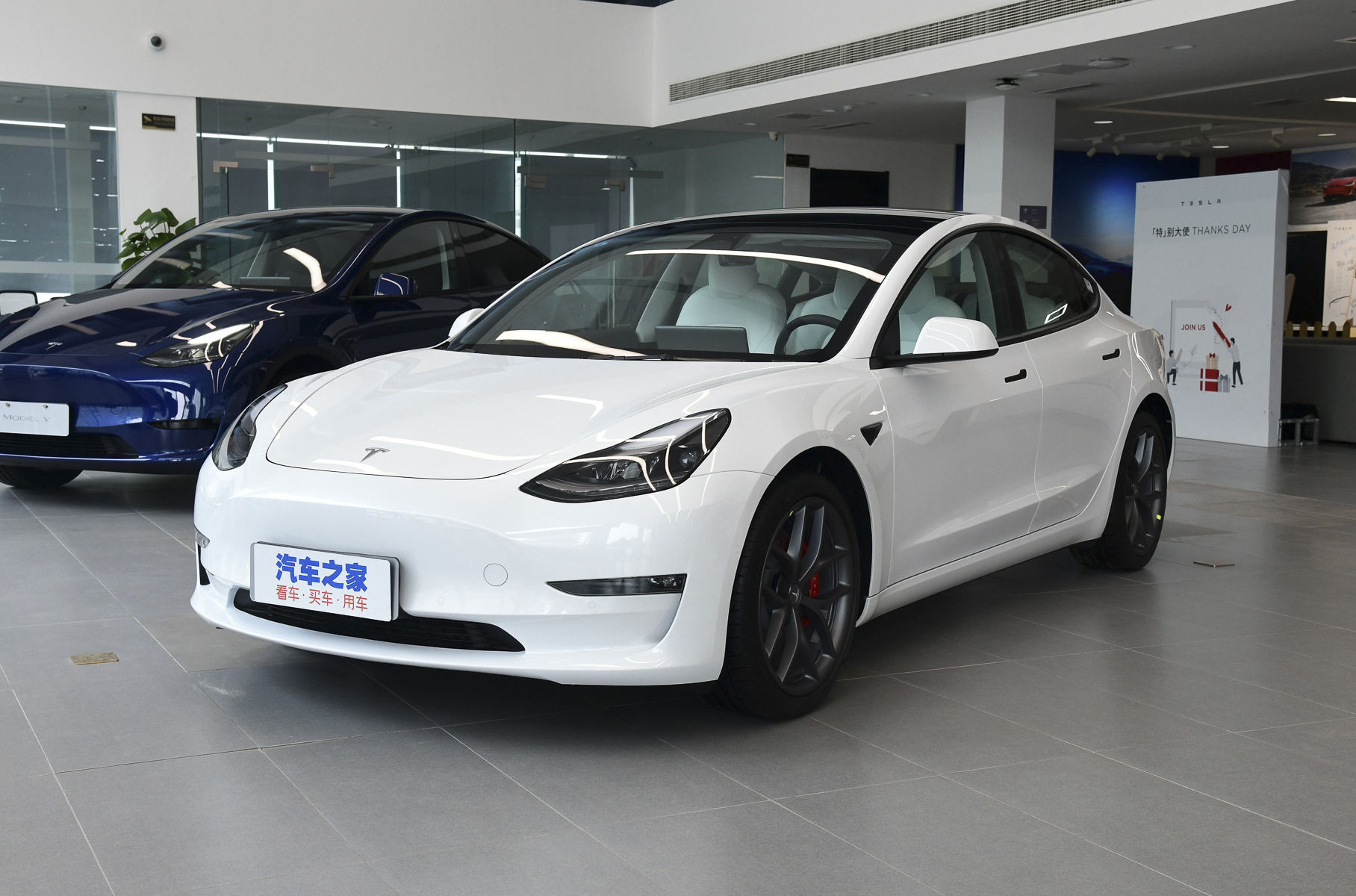 Китайские владельцы Tesla возмутились снижением цен на Model 3 и Model Y