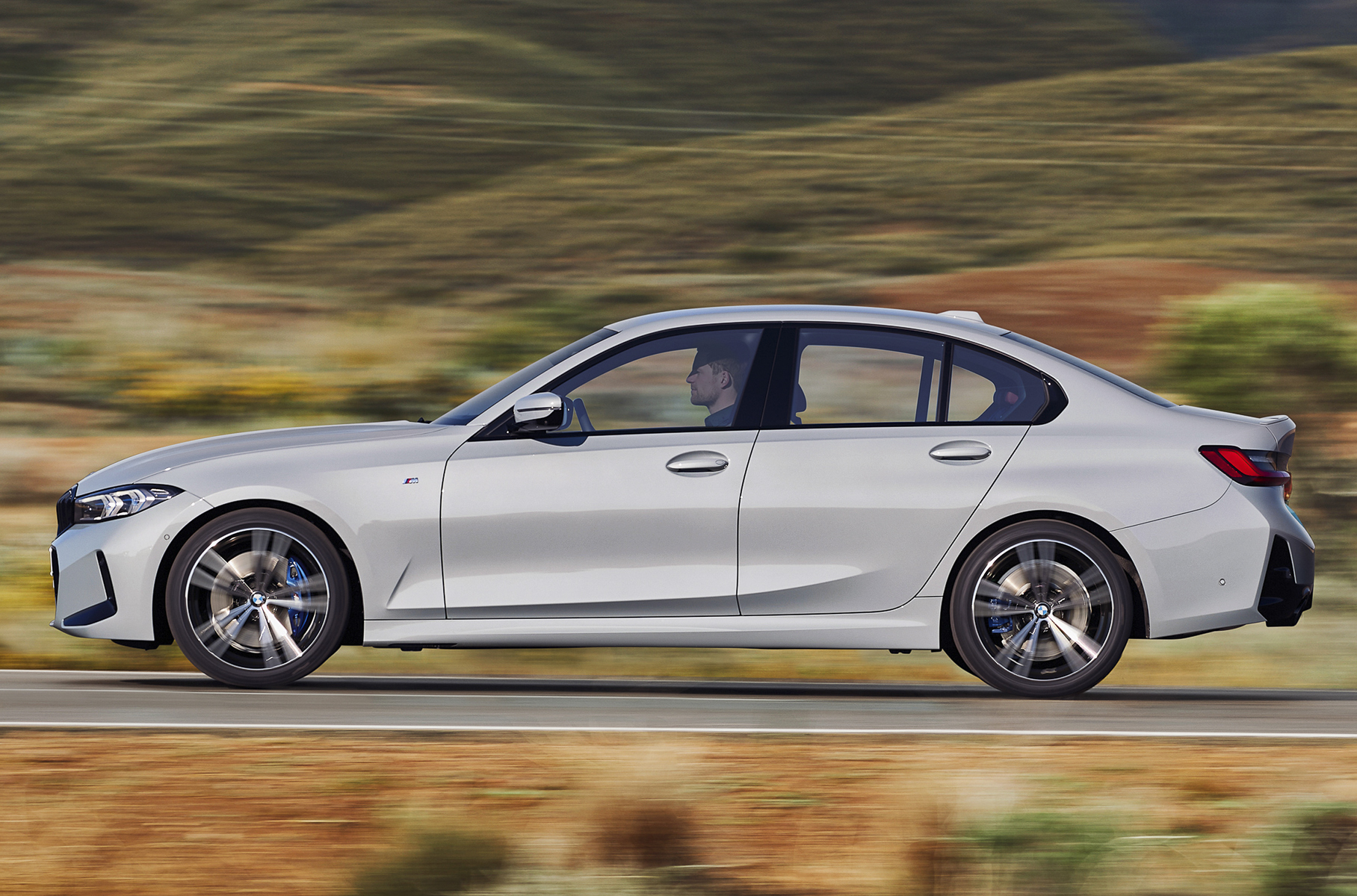 BMW 3 Series (седьмое поколение, 2018 год) Длина/ширина/высота: 4713 мм/1827 мм/1444 мм
