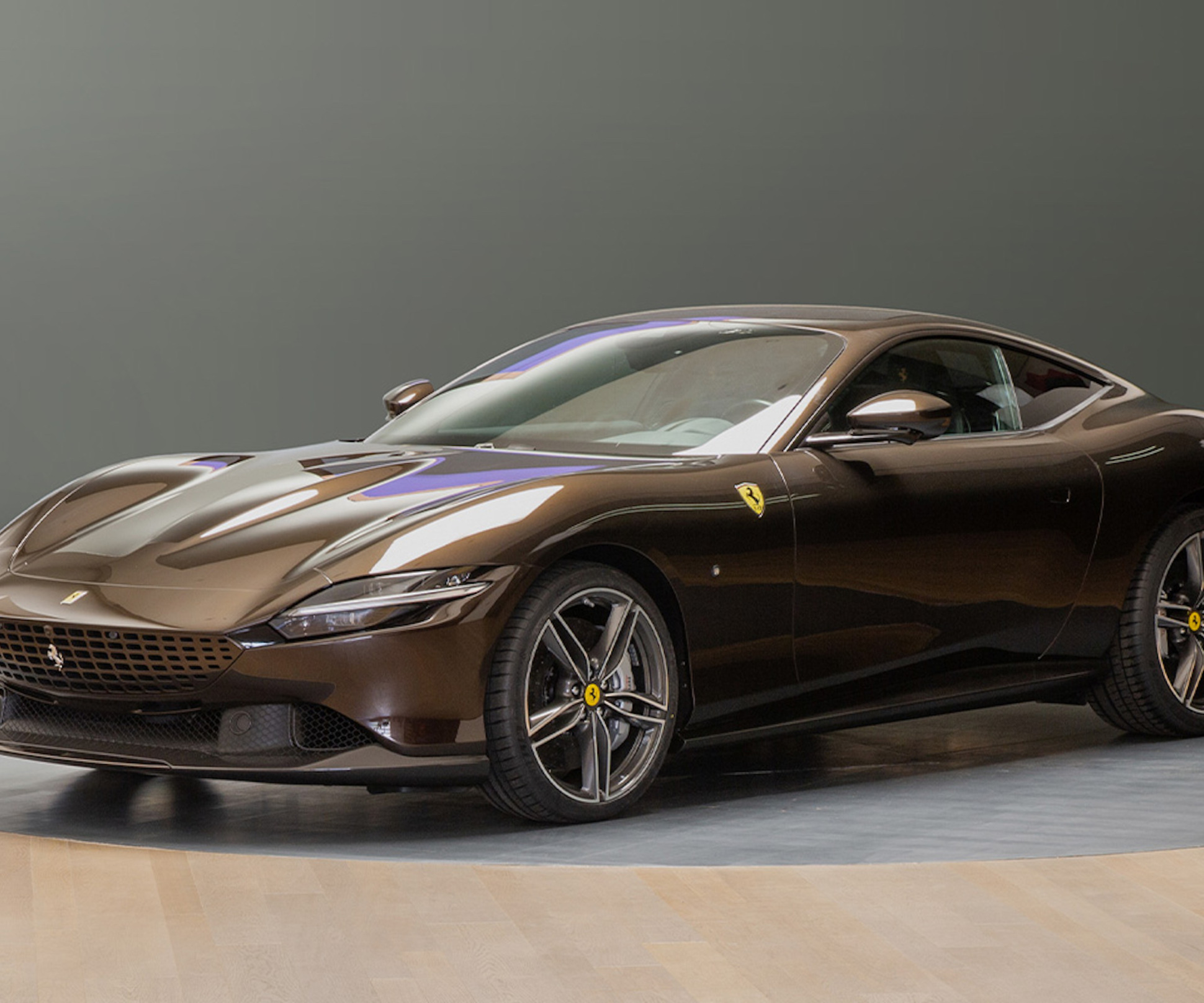 Посмотрите на эксклюзивную Ferrari Roma от Tailor Made — Motor