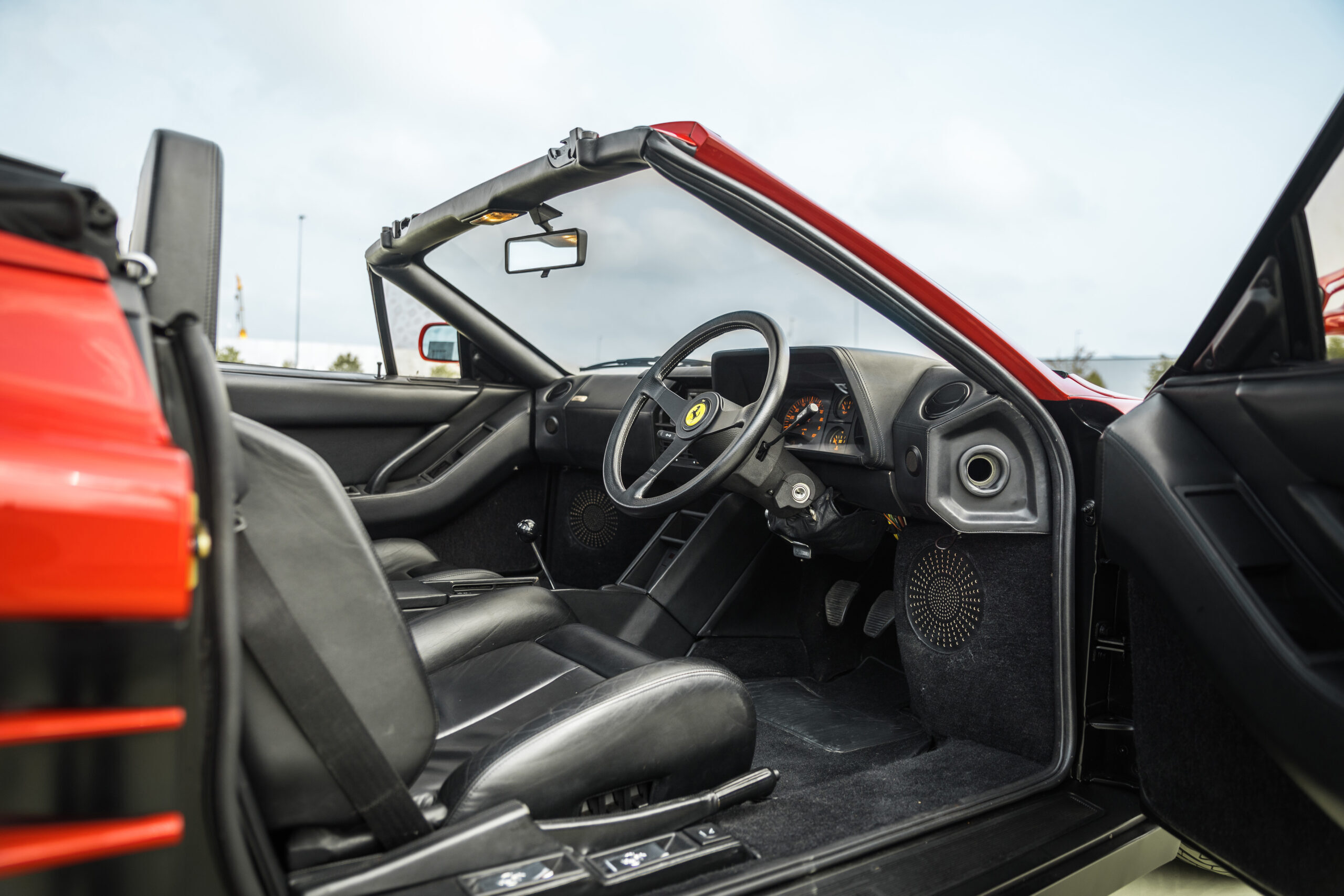 В продаже появился редчайший Ferrari Testarossa Pininfarina Spider