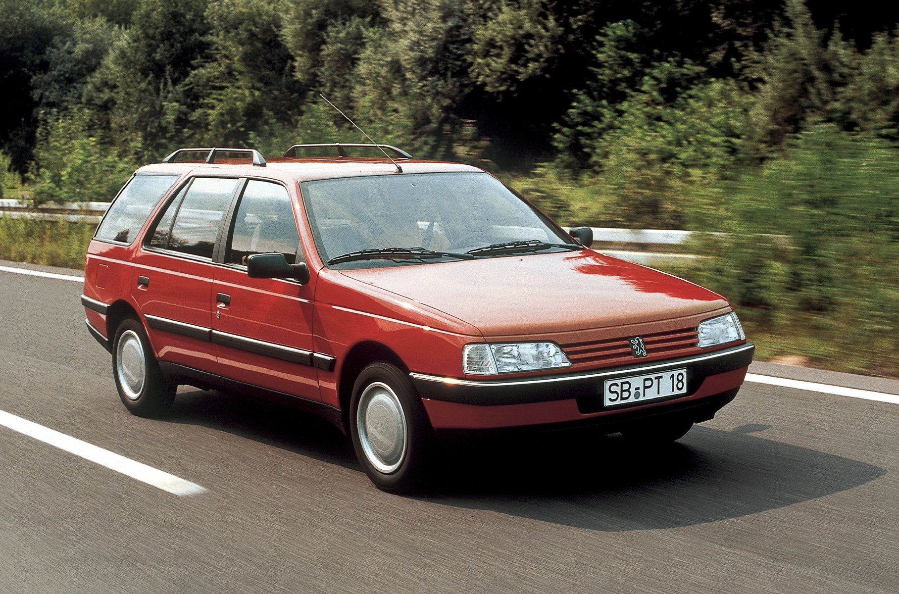 Peugeot 405 Break (1987–1997 г.в.) Длина/ширина/высота: 4398 мм/1714 мм/1445 мм