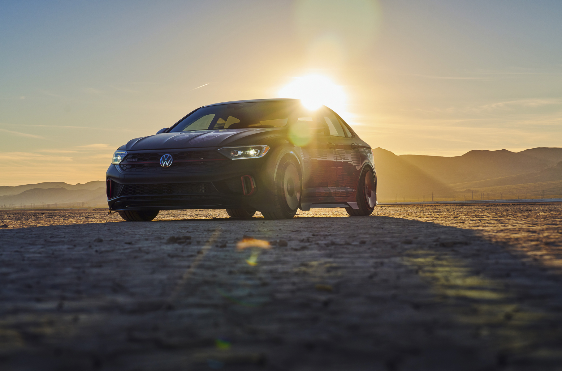 Volkswagen Jetta превратили в 350-сильный спортседан для трек-дней