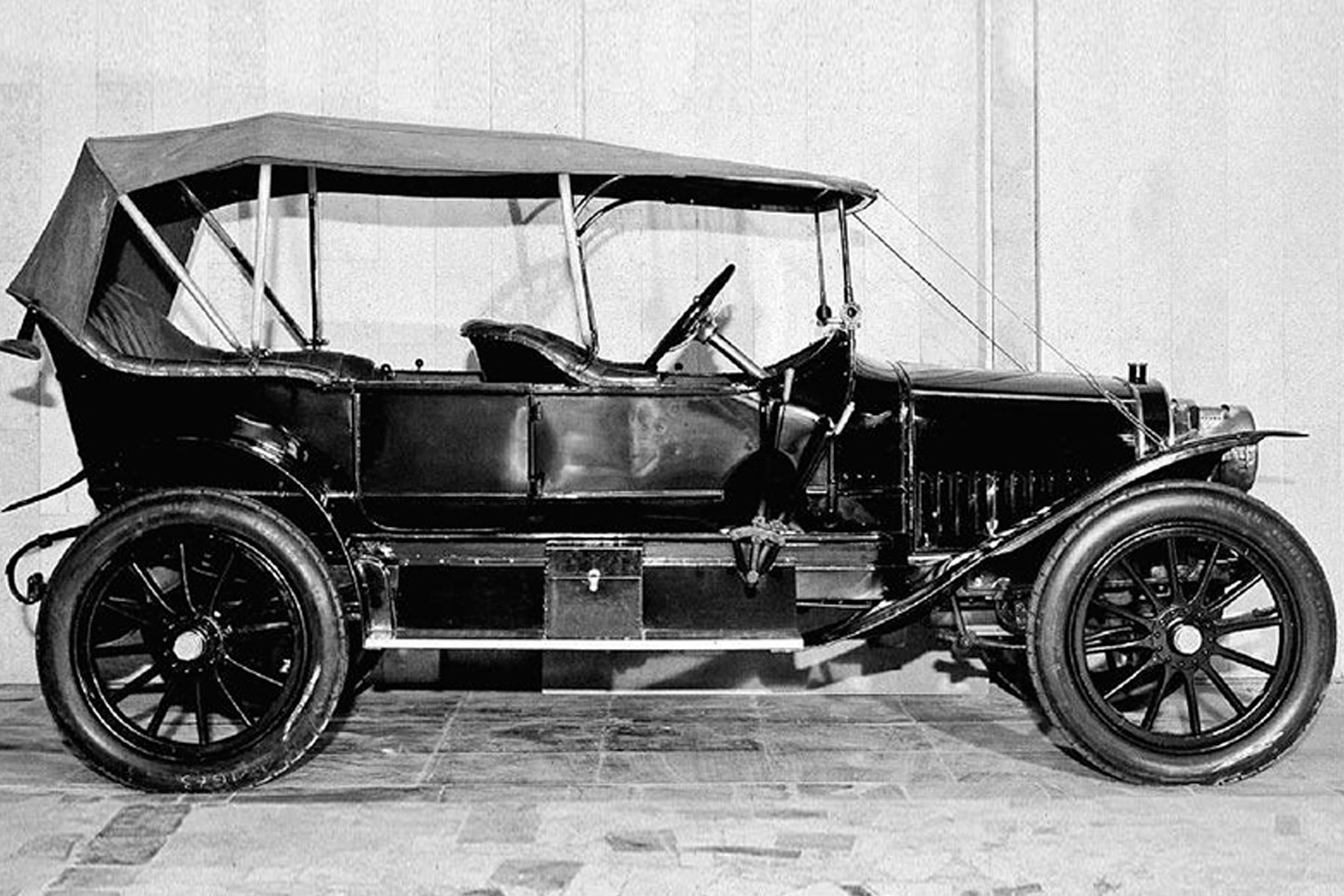 Руссобалт автомобиль фото в политехническом музее