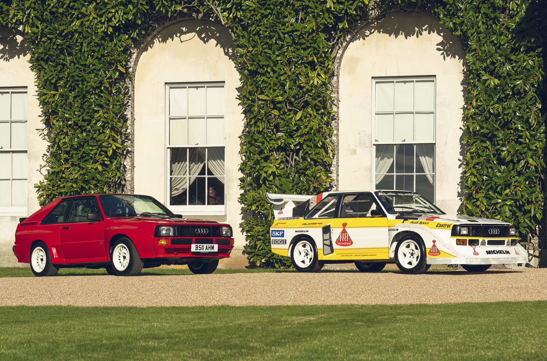 ## Audi S1 Когда петролхед слышит про S1, то перед его глазами встает монстр в бело-желтой боевой раскраске и ослепительная улыбка укротившей его француженки Мишель Мутон. В 1985 году на раллийные допы вышла эволюция — Audi Sport Quattro S1 E2 с отдачей до 600 л.с. и генерирующим порядка полтонны прижимной силы аэродинамическим оперением. Культовый S1 не стал чемпионом WRC, зато безжалостно громил соперников в подъеме на гору Pikes Peak International Hill Climb и записал на свой счет три победы подряд.