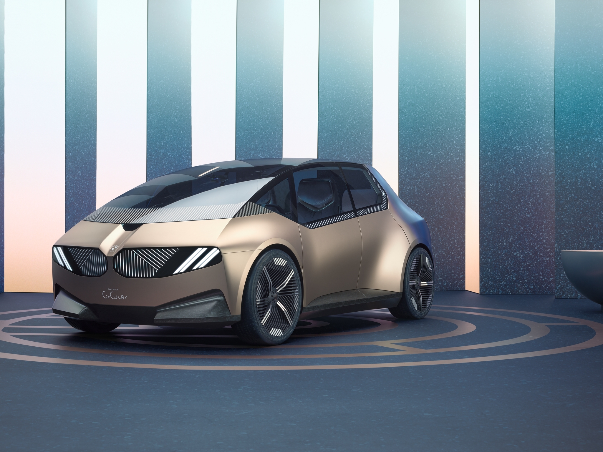 В линейке BMW появятся 1000-сильные электромобили