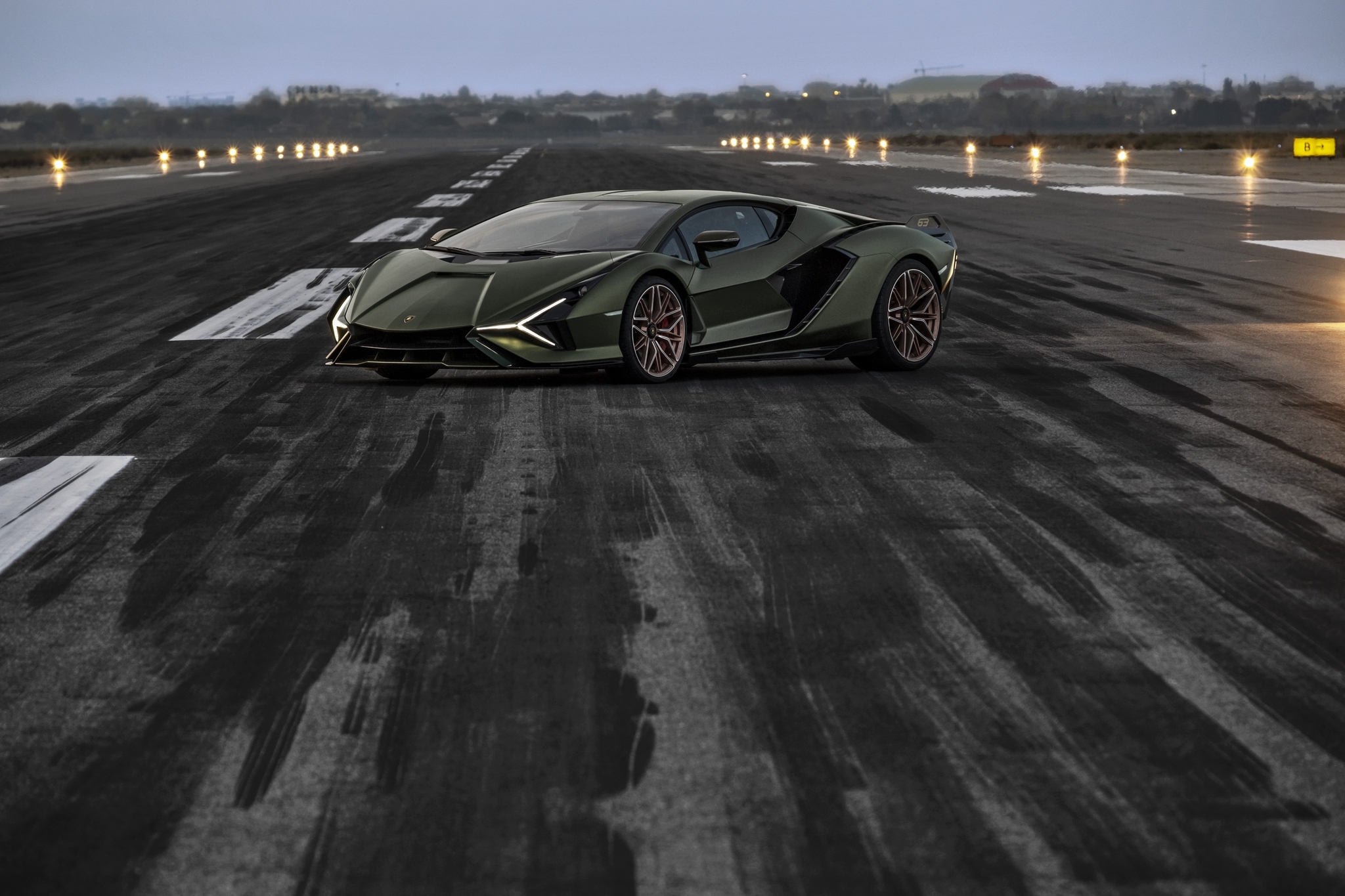 Первый электромобиль Lamborghini появится в 2028 году
