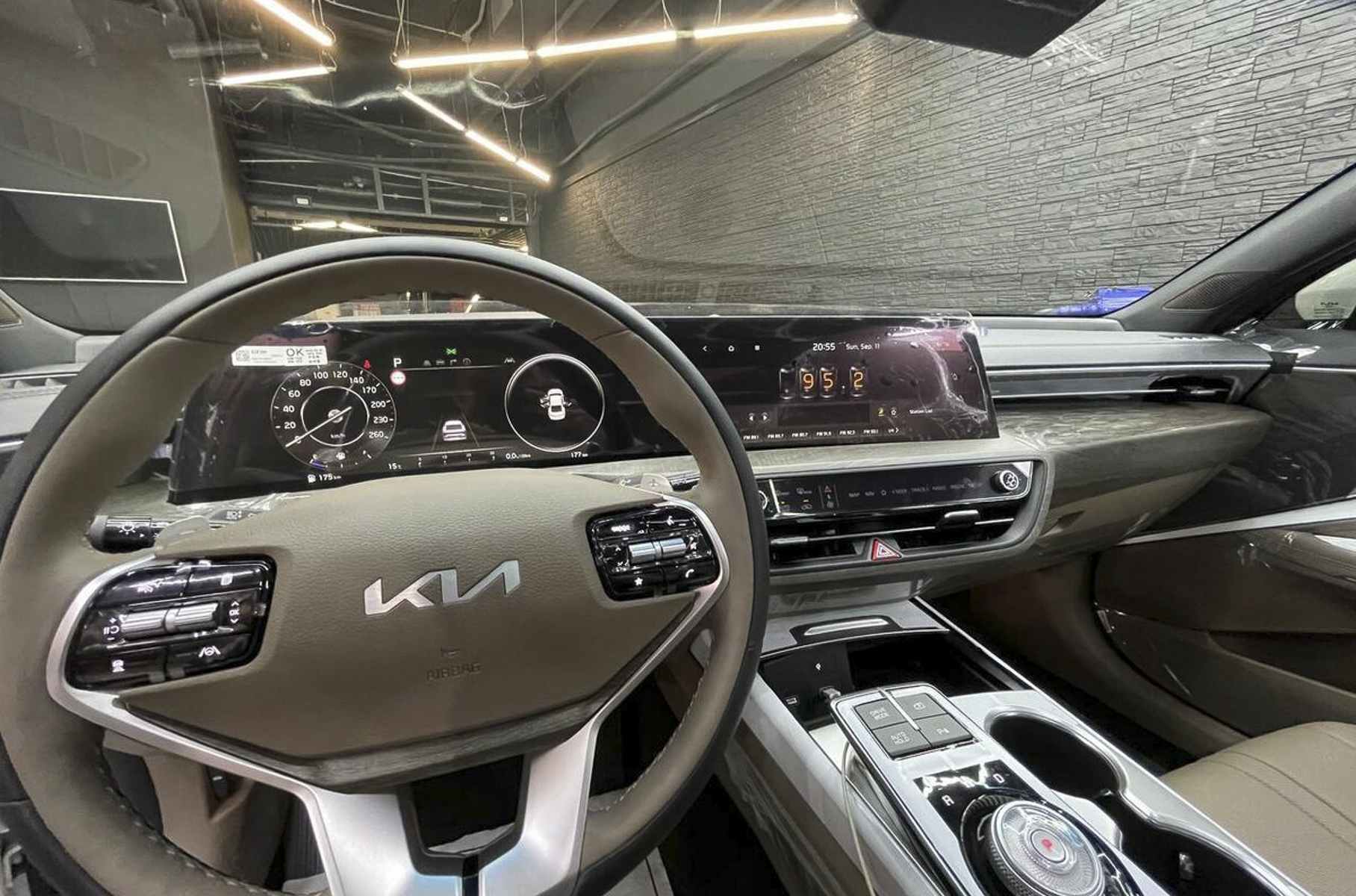 В Москве продают Kia K8 по цене новой Toyota Camry