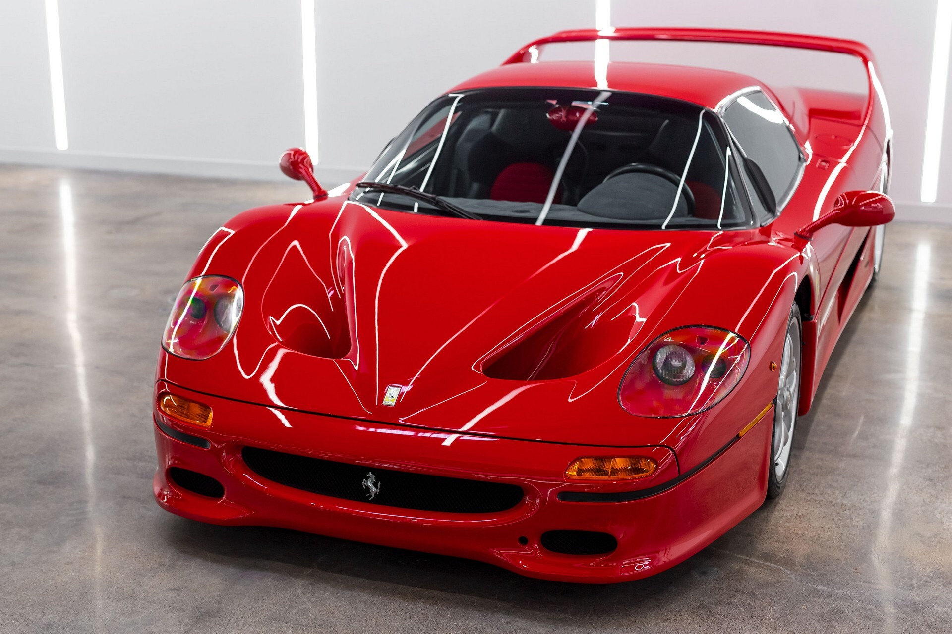 Редкий Ferrari F50 с минимальным пробегом выставили на продажу — Motor