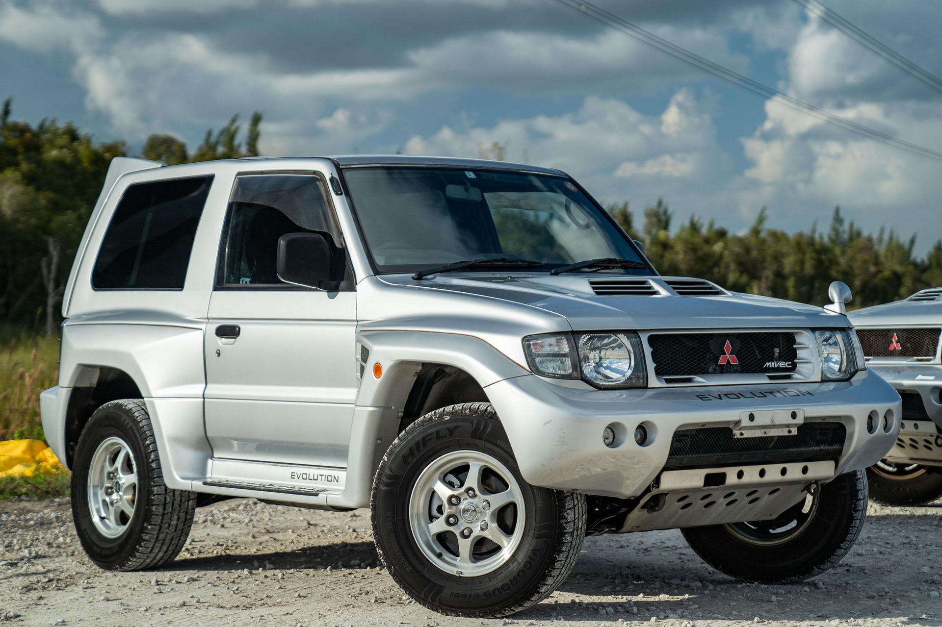 В продаже появился редчайший Mitsubishi Pajero Evolution — Motor