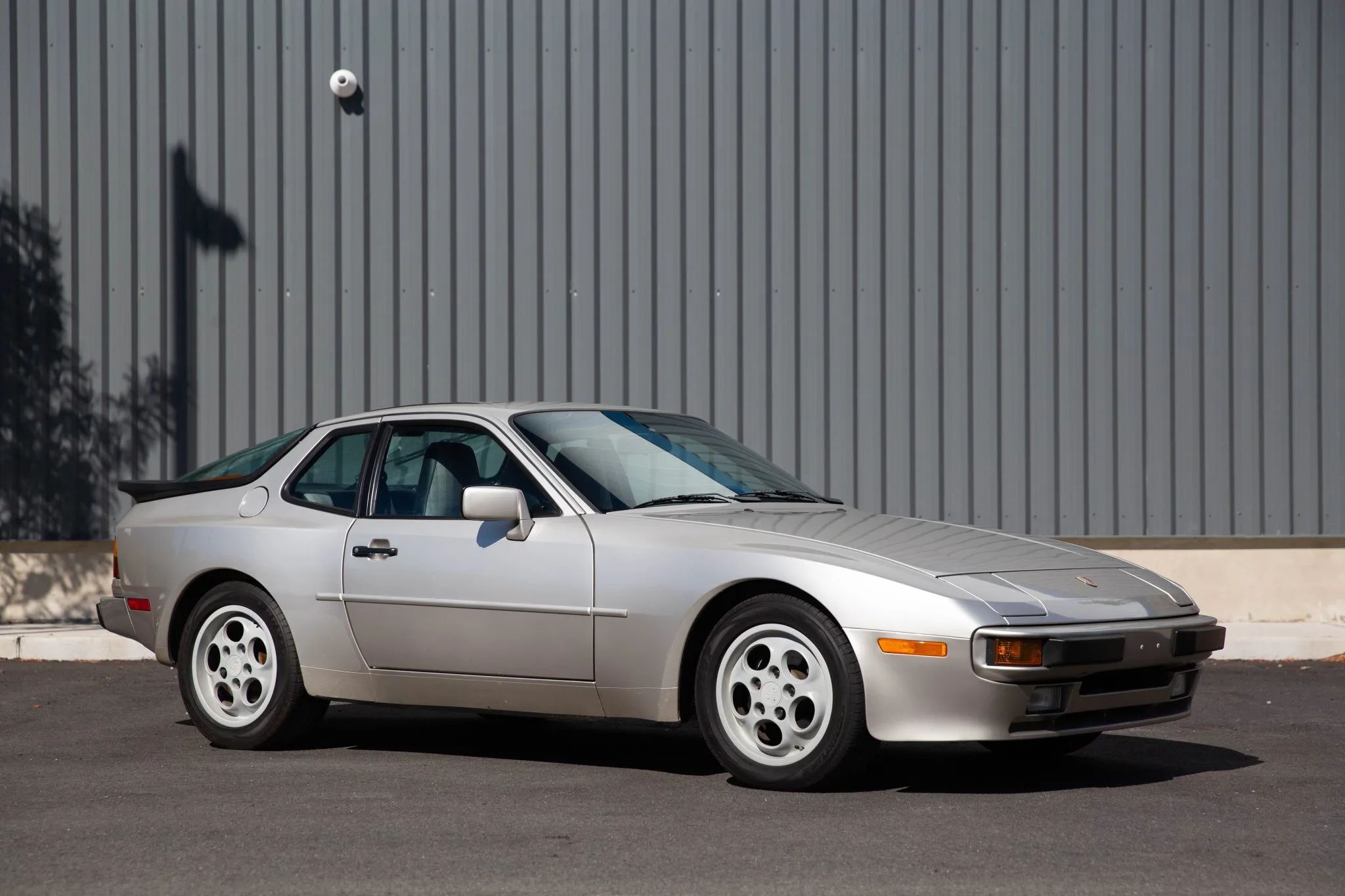 На продажу выставили редчайший Porsche 944