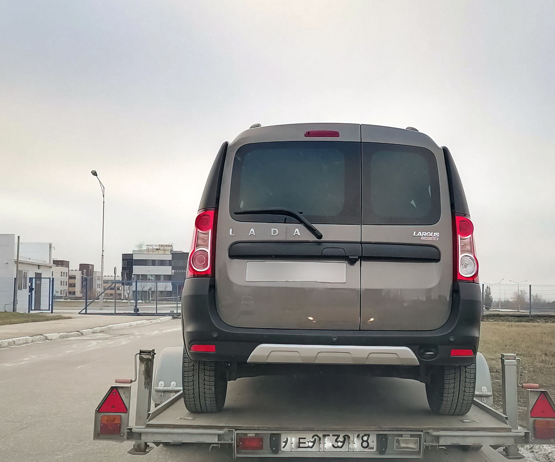 Видео: электрический Lada e-Largus выехал на тесты — Motor