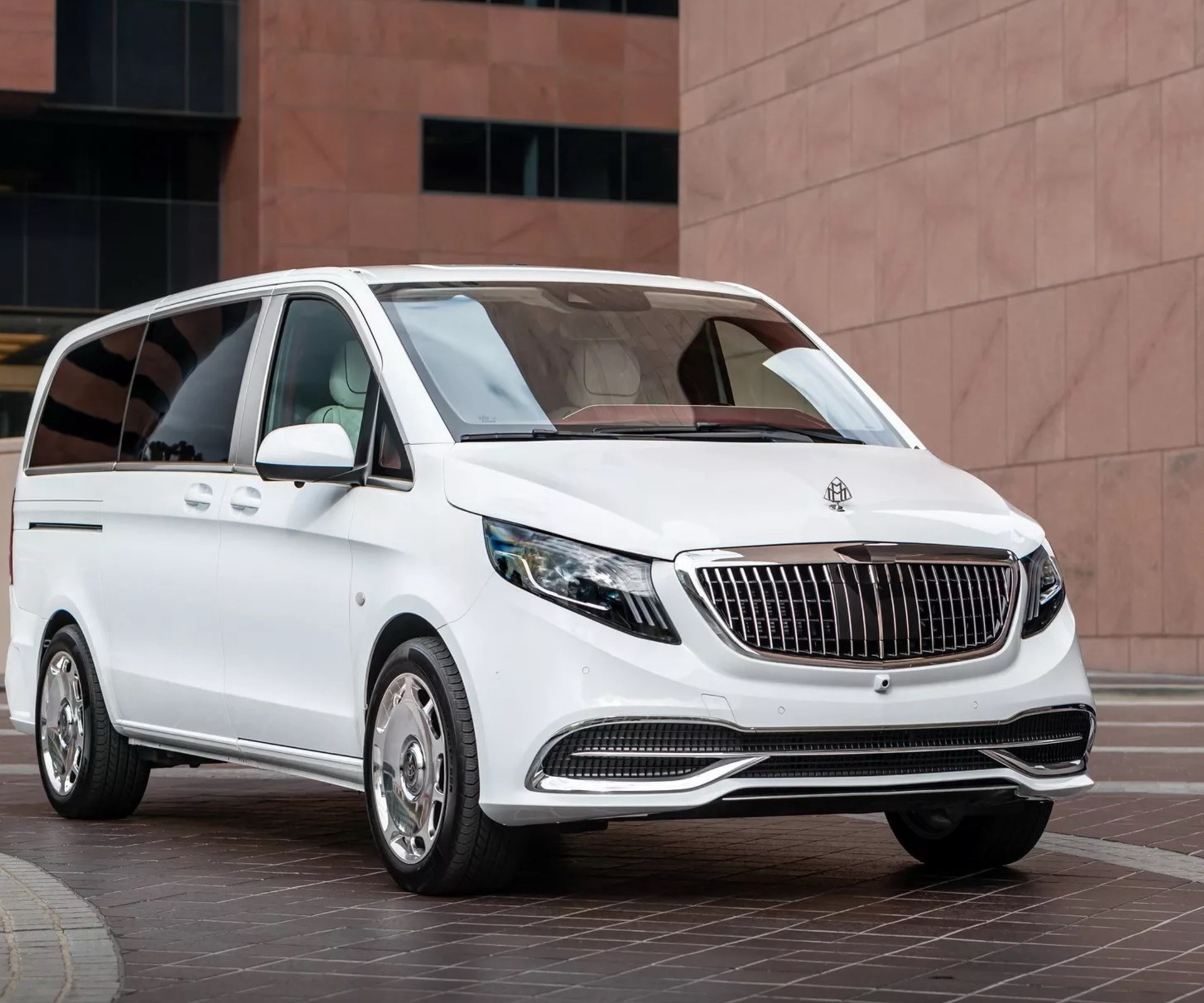 Переделанный в Maybach минивэн Mercedes-Benz пустили с молотка — Motor