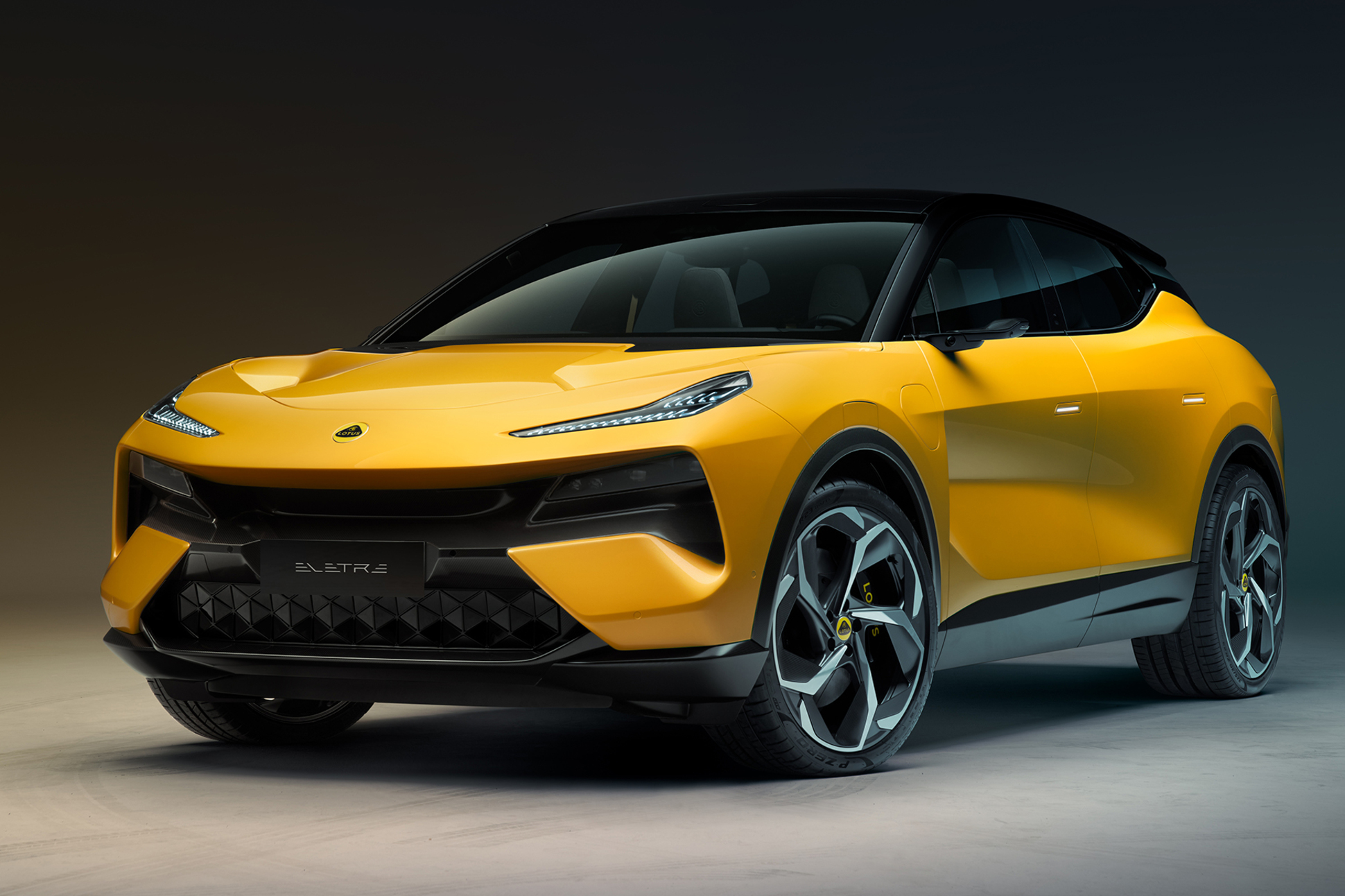 В России начали продавать конкурента Lamborghini Urus от Lotus — Motor