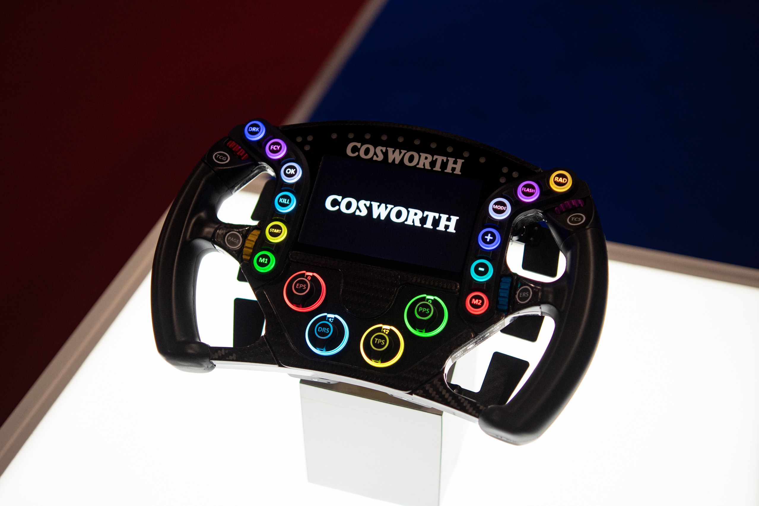 Cosworth выпустил руль для симрейсинга