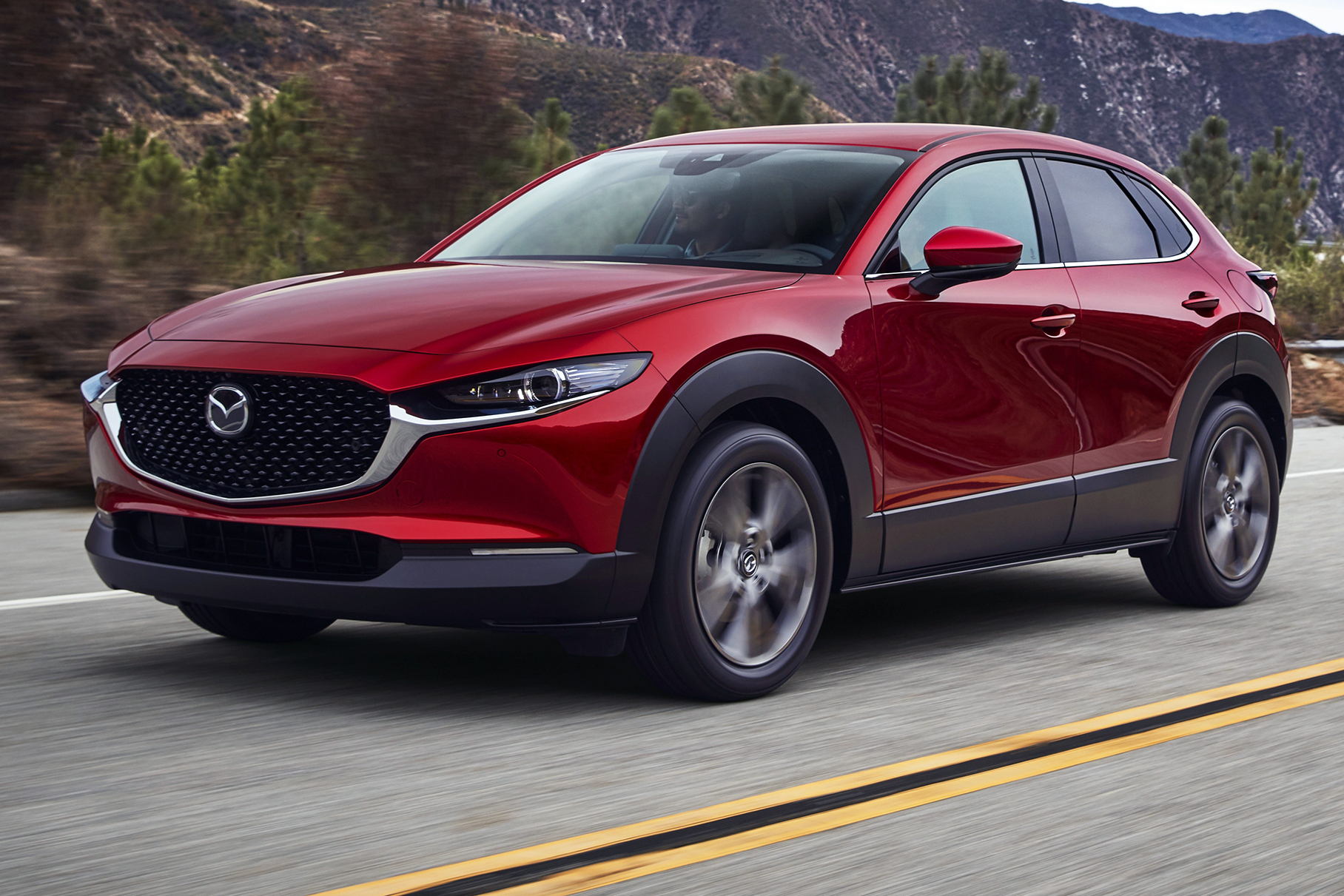 Посмотрите, как Mazda CX-30 моргает поворотником в такт ударов сердца —  Motor