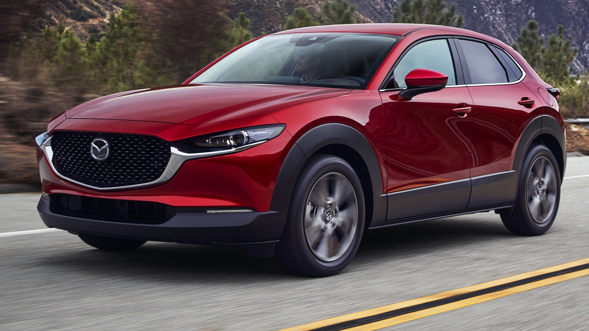 Посмотрите, как Mazda CX-30 моргает поворотником в такт ударов сердца —  Motor