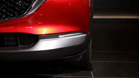 Посмотрите, как Mazda CX-30 моргает поворотником в такт ударов сердца