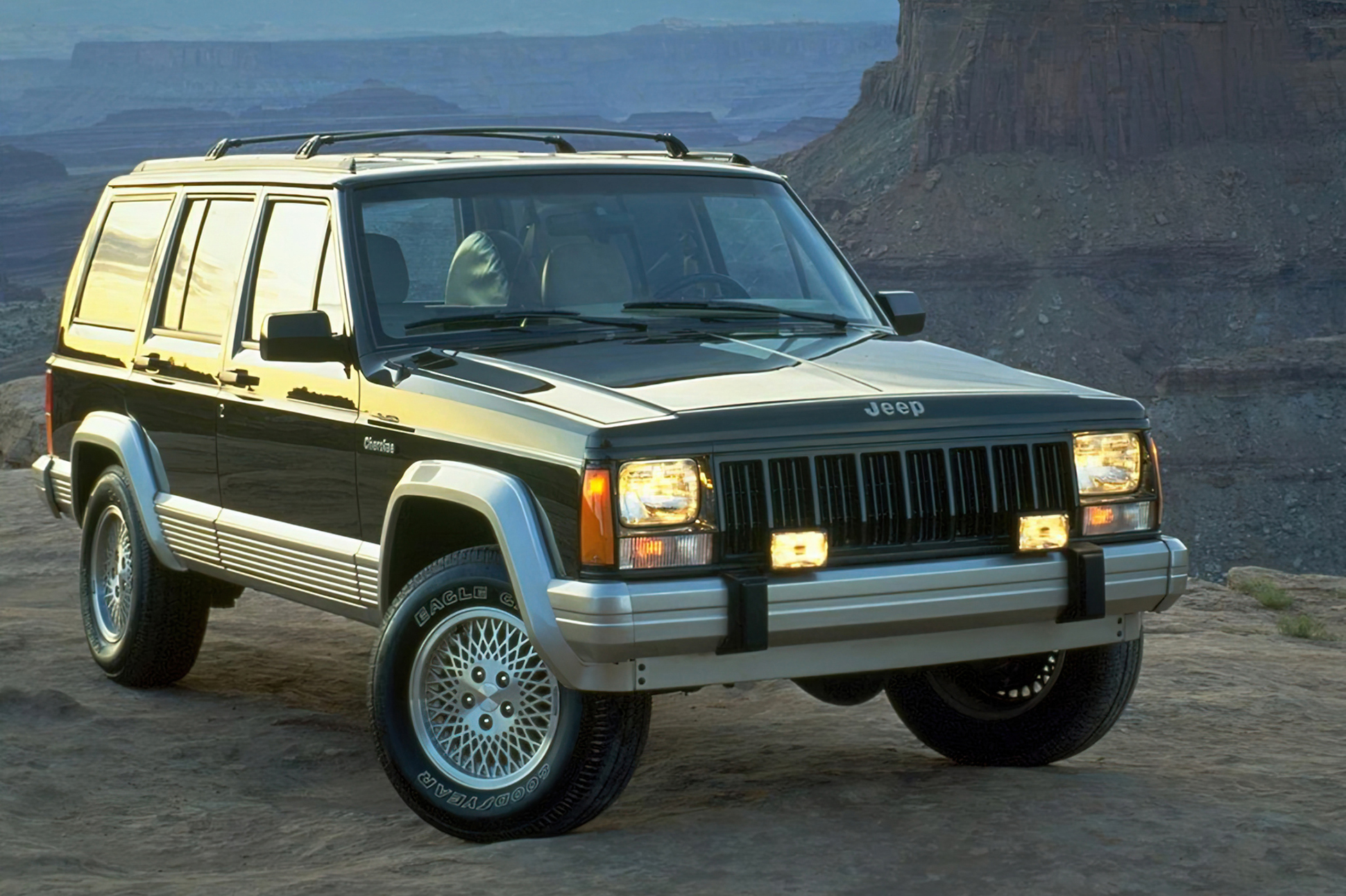 Модели гранд чероки. Jeep Cherokee XJ 1993. Jeep Cherokee XJ Country 1993. Jeep Grand Cherokee XJ 1993. Jeep Grand Cherokee XJ 5.2.