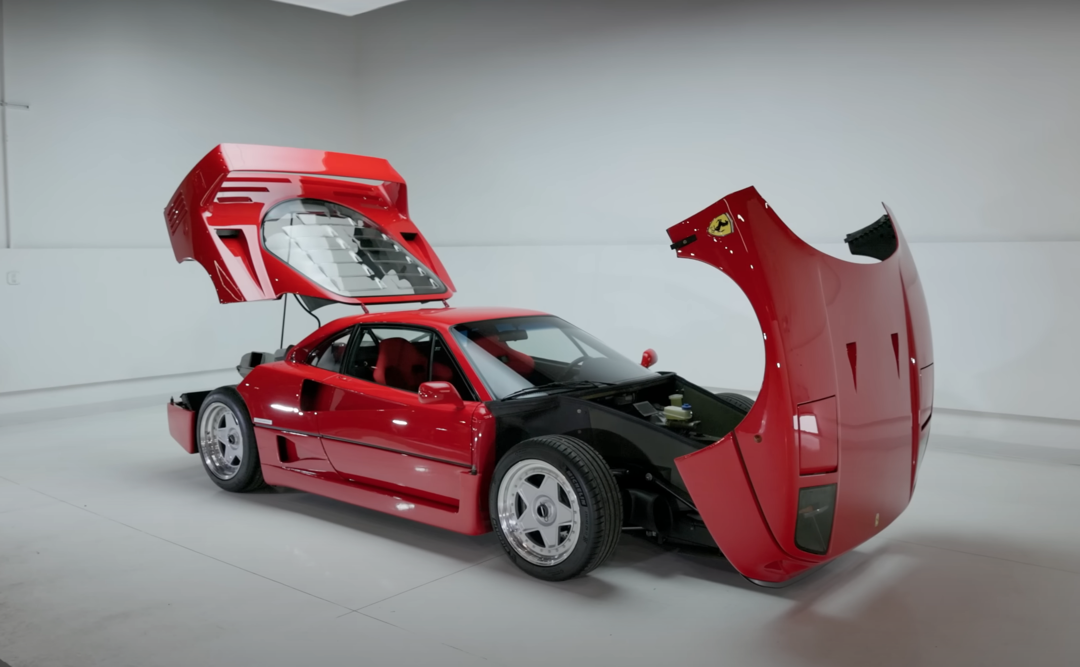 Посмотрите на тщательный детейлинг Ferrari F40 — Motor