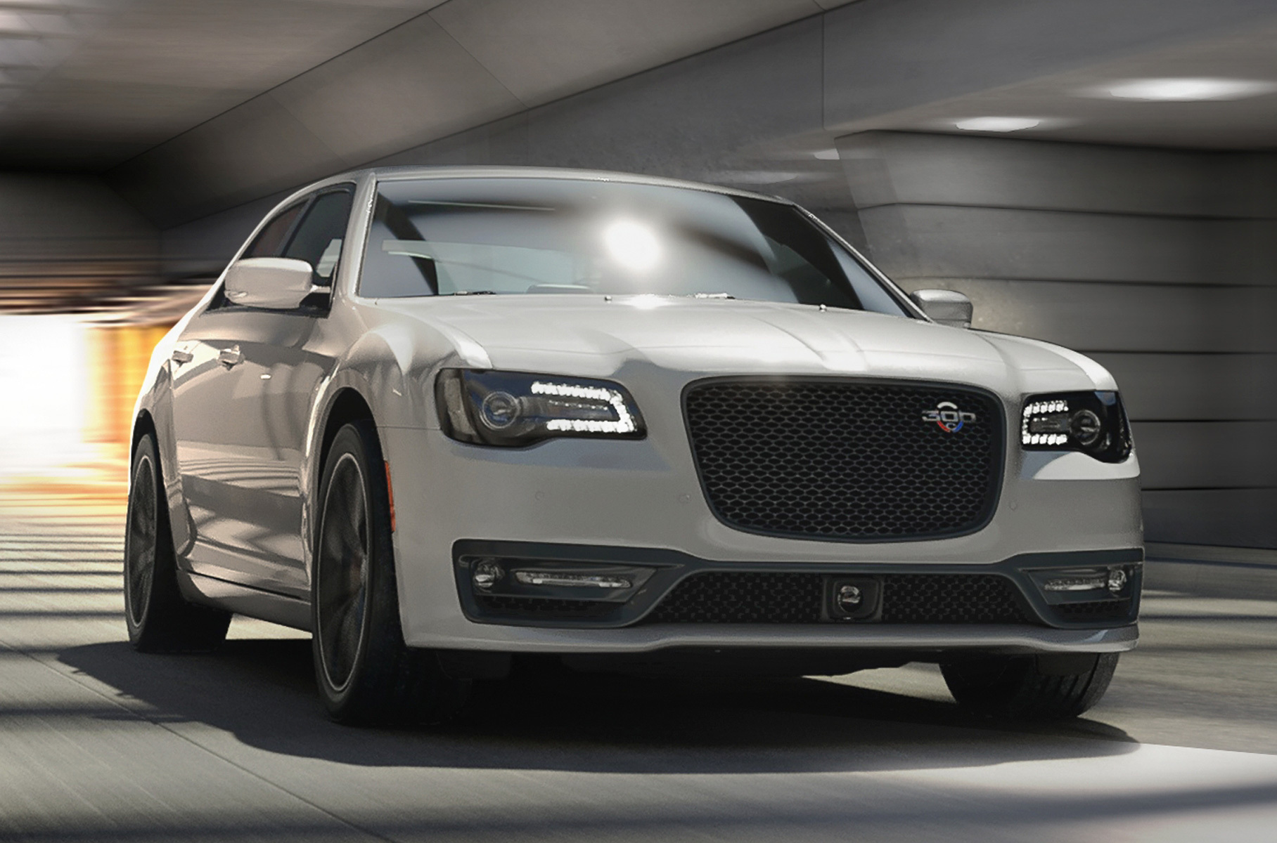 ###  Осенью прошлого года компания [представила](https://motor.ru/news/chrysler-300c-final-edition-14-09-2022.htm) особую версию модели 300. Тираж — 2200 единиц: 2000 из них достанутся американцам, 200 — канадцам.