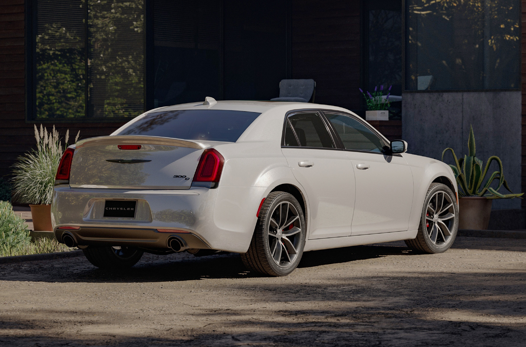 Кроме того, предусмотрены активная подвеска и дифференциал повышенного трения. В интерьере — кожа и декор из карбона. В комплектацию входят акустика Harman/Kardon с 19 динамиками, набор водительских ассистентов, обогрев и вентиляция передних кресел.