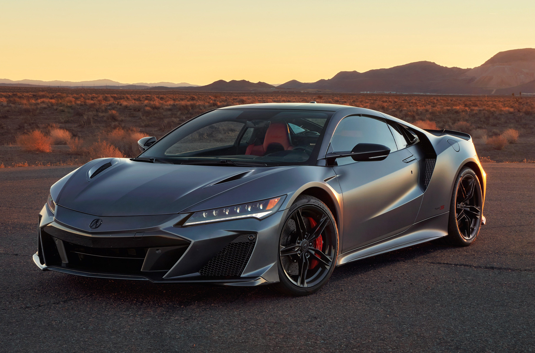 ###  В ноябре на фабрике в Огайо (США) [завершился](https://motor.ru/news/goodbye-acura-nsx-17-11-2022.htm) выпуск второго поколения модели. Модификацию Type S выпустили с января 2022 года тиражом 350 единиц, и все они раскуплены ещё до старта производства.