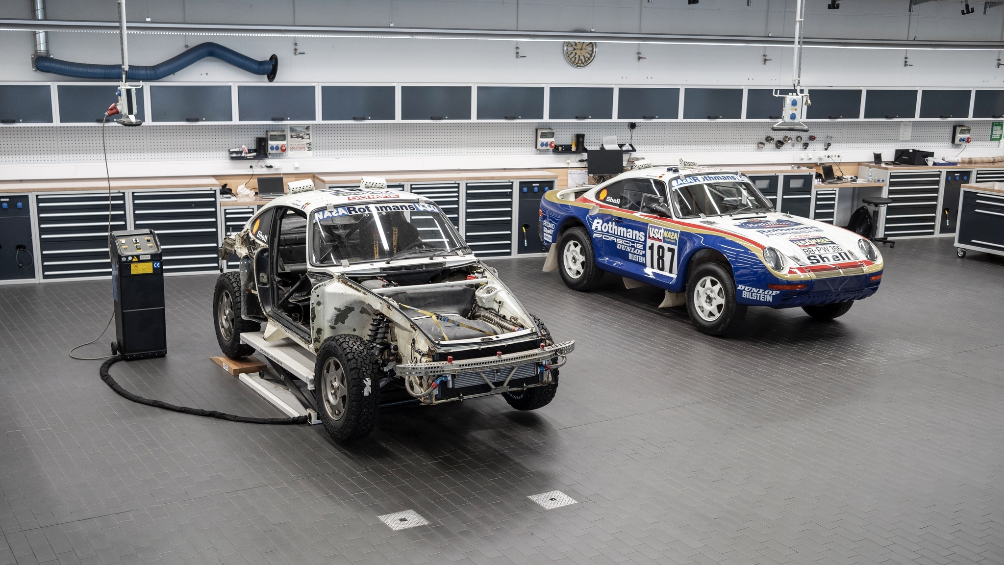 Компания Porsche показала процесс реставрации спорткара 959 образца 1986 года