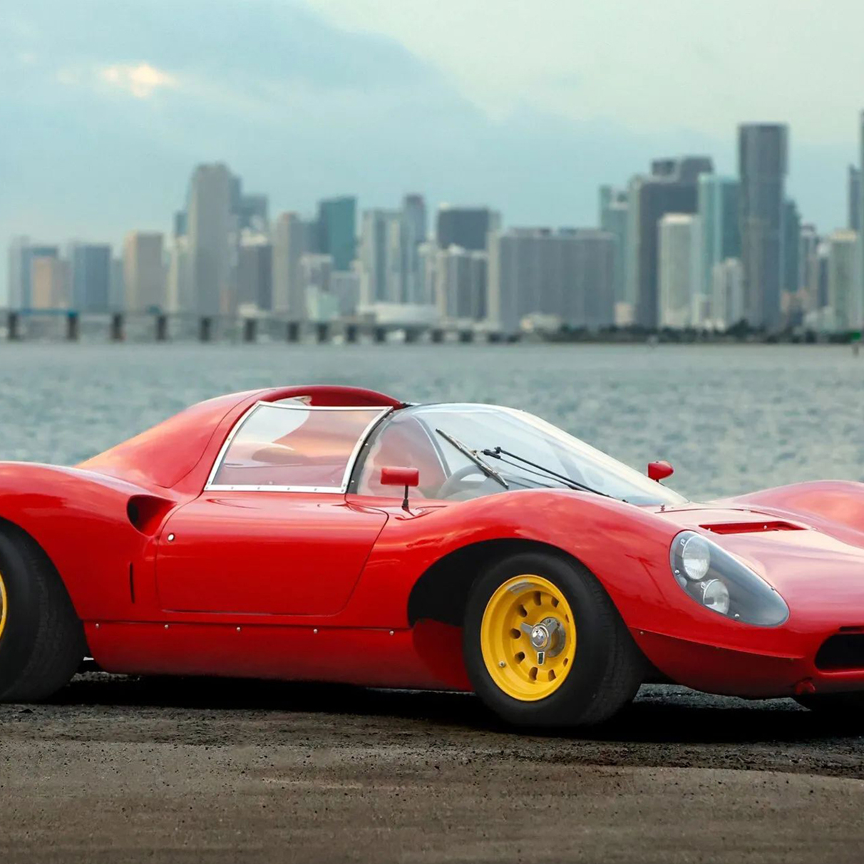     Ferrari Dino  60-       Motor