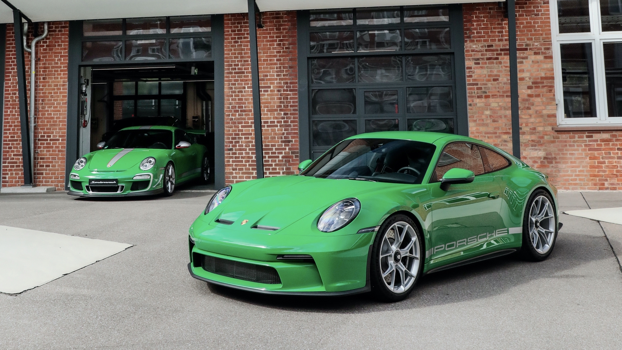 Компания Porsche впервые в истории назвала новый цвет в честь поклонника марки