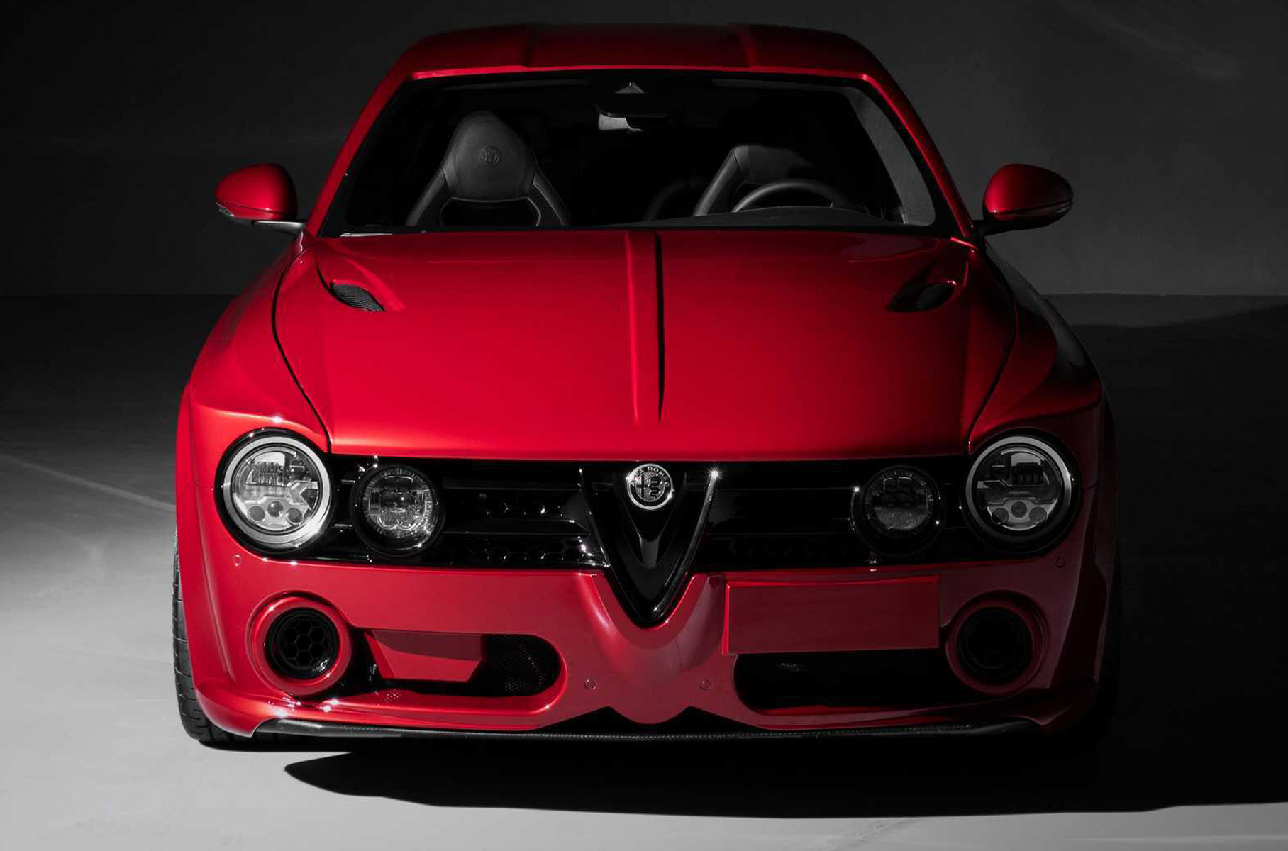 ###  Итальянская мастерская ErreErre Fuoriserie [сделала](https://motor.ru/news/giulia-restomod-17-07-2022.htm) современный седан похожим на модель Giulia Tipo 105 образца 1962 года.