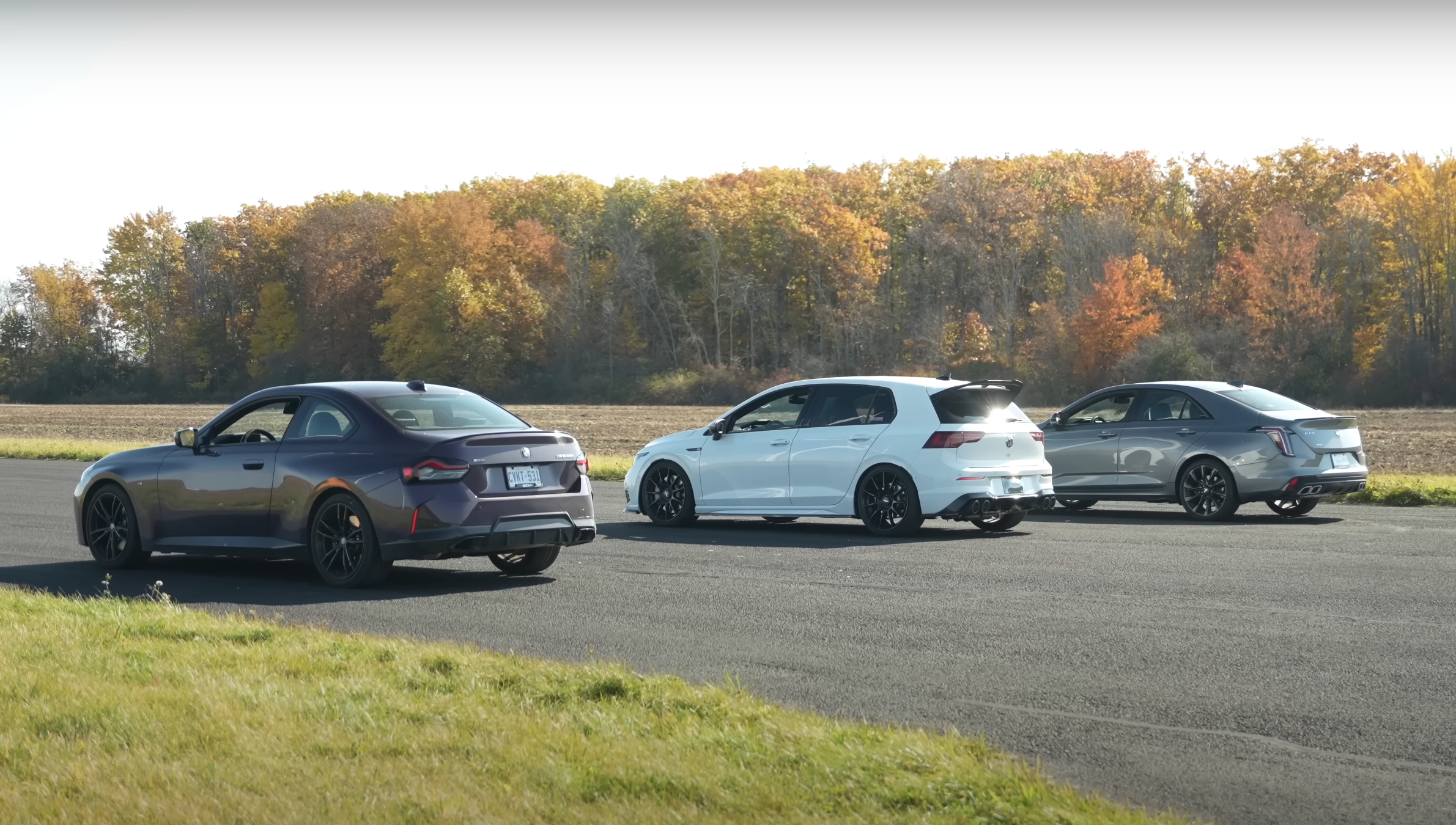 Блогеры устроили битву Volkswagen Golf R, Cadillac CT4-V и BMW M240i
